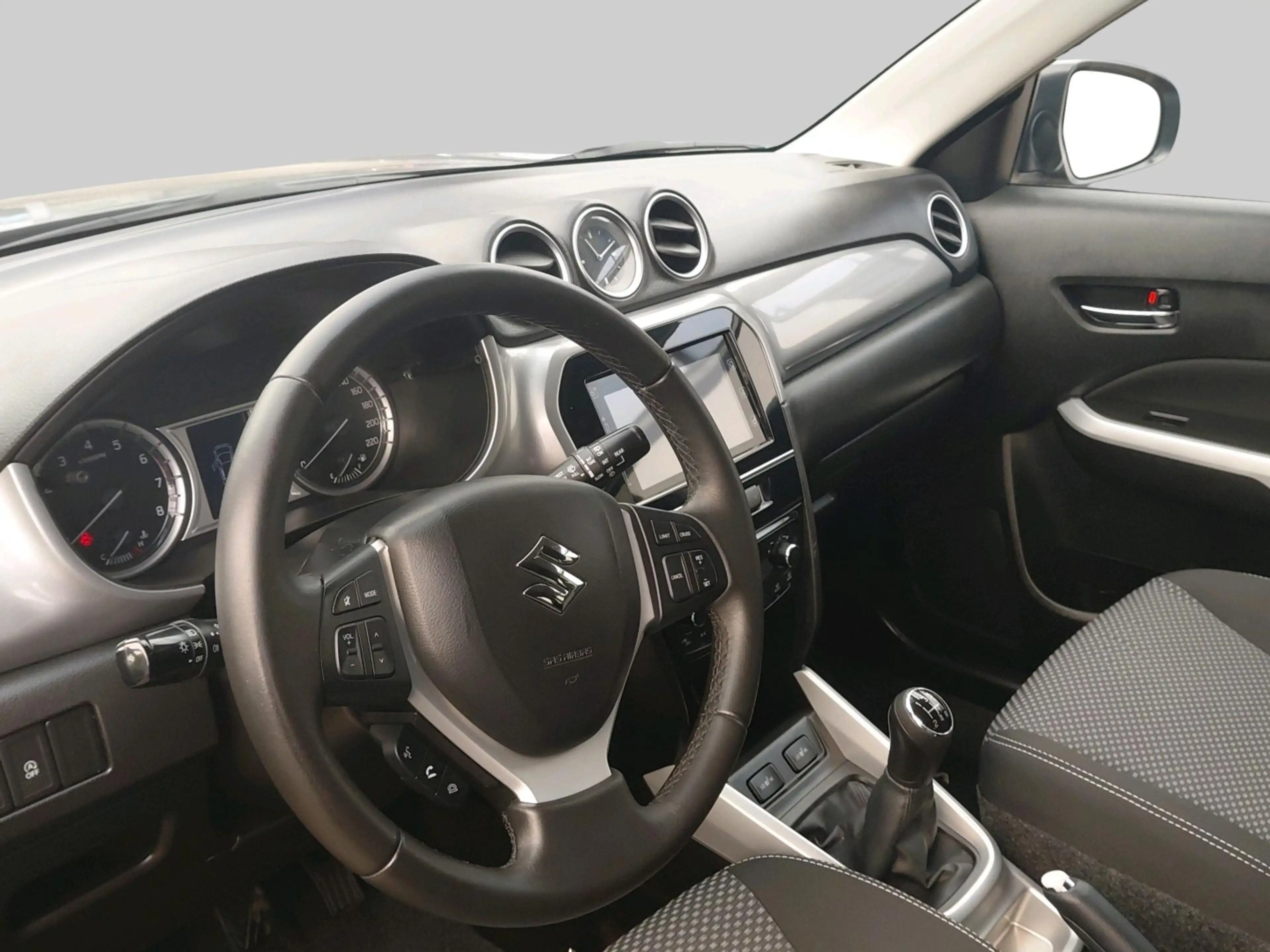 Suzuki Vitara 1.6 Exclusive — photo 11