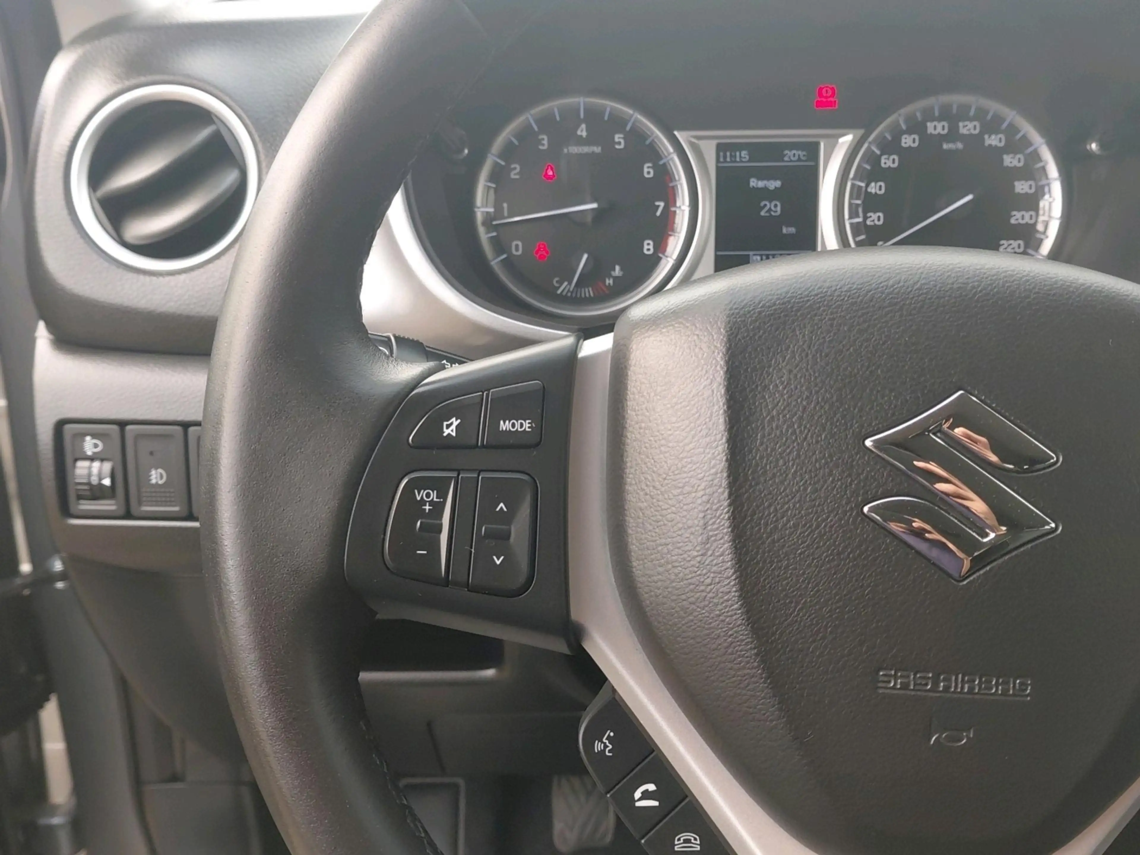 Suzuki Vitara 1.6 Exclusive — photo 14