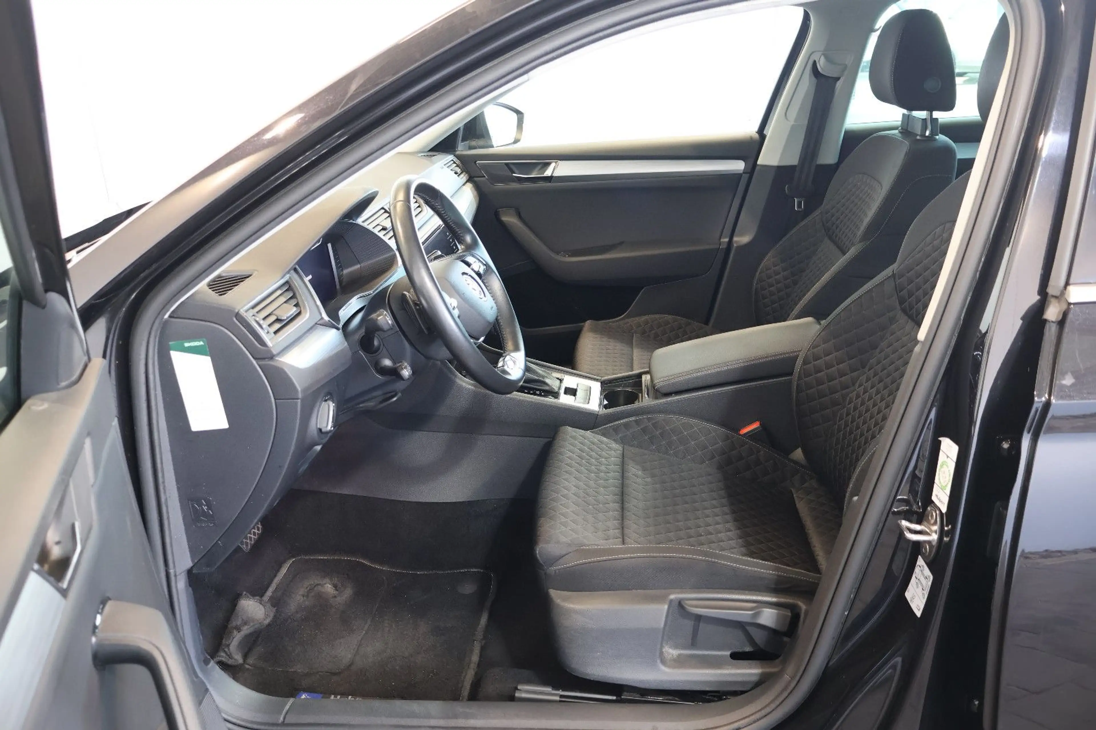 Skoda Superb 2.0 TDI Ambition AID+ACC+LED+CARPLAY — photo 10