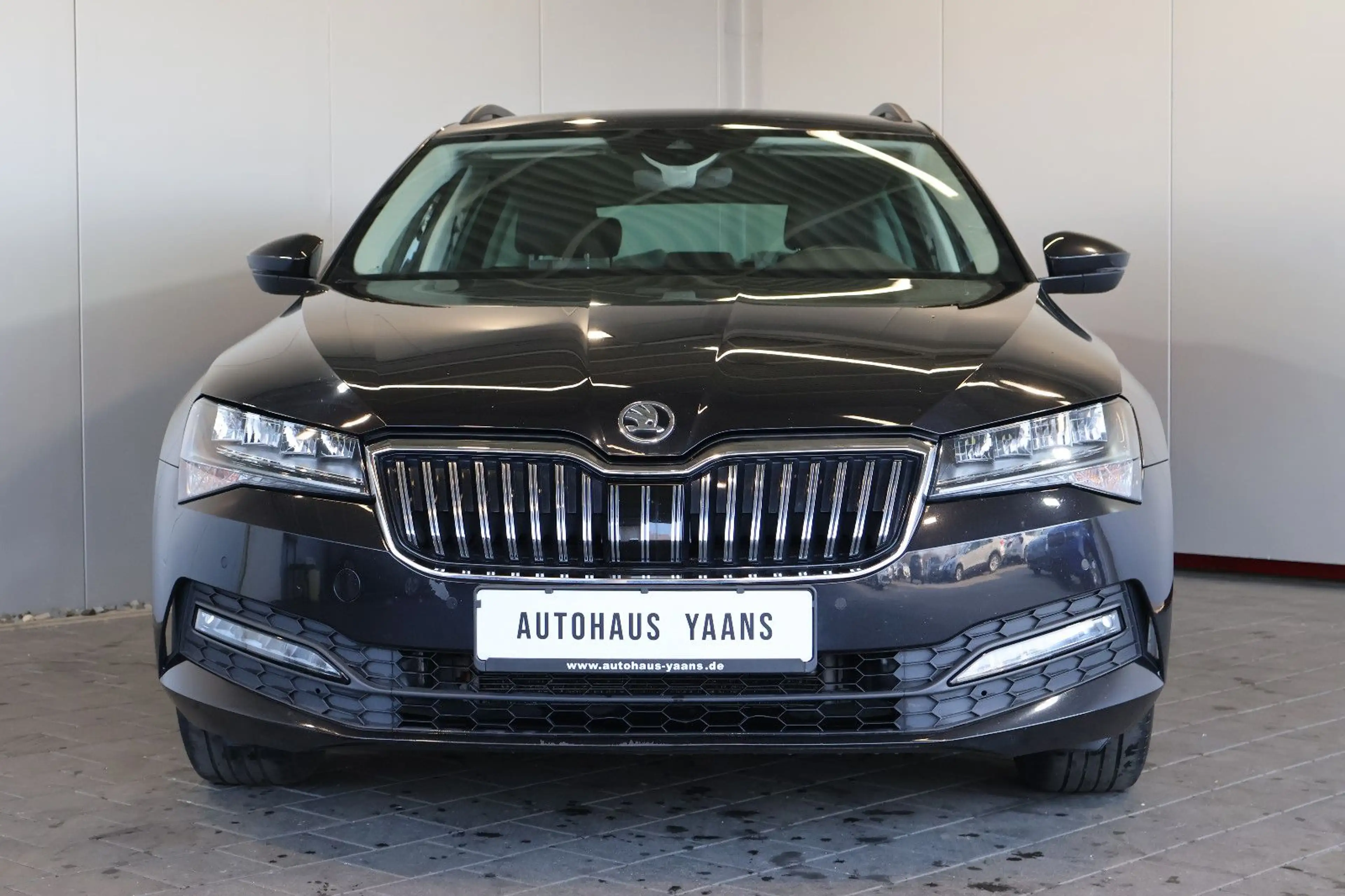 Skoda Superb 2.0 TDI Ambition AID+ACC+LED+CARPLAY — photo 2