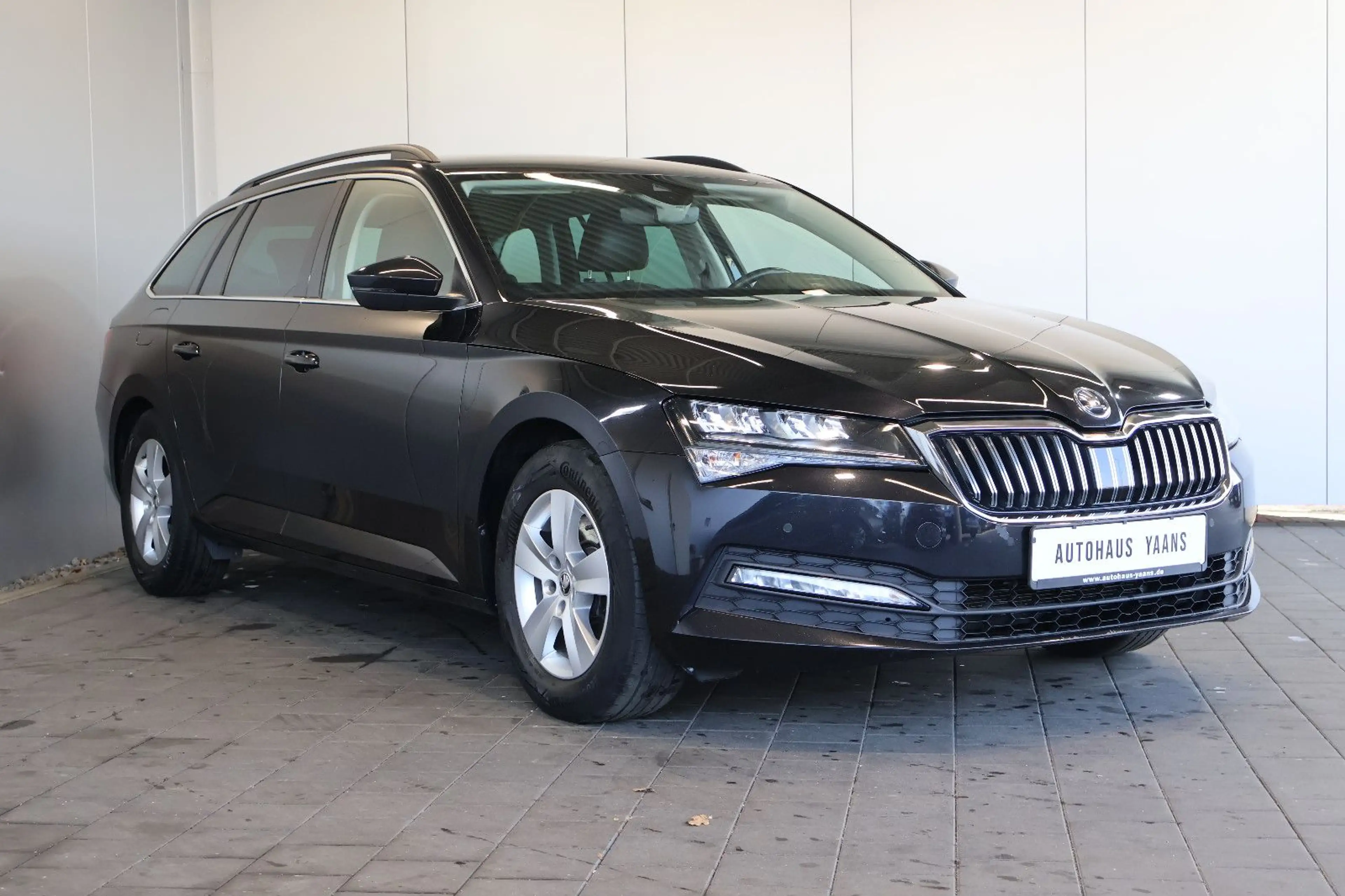 Skoda Superb 2.0 TDI Ambition AID+ACC+LED+CARPLAY — photo 3