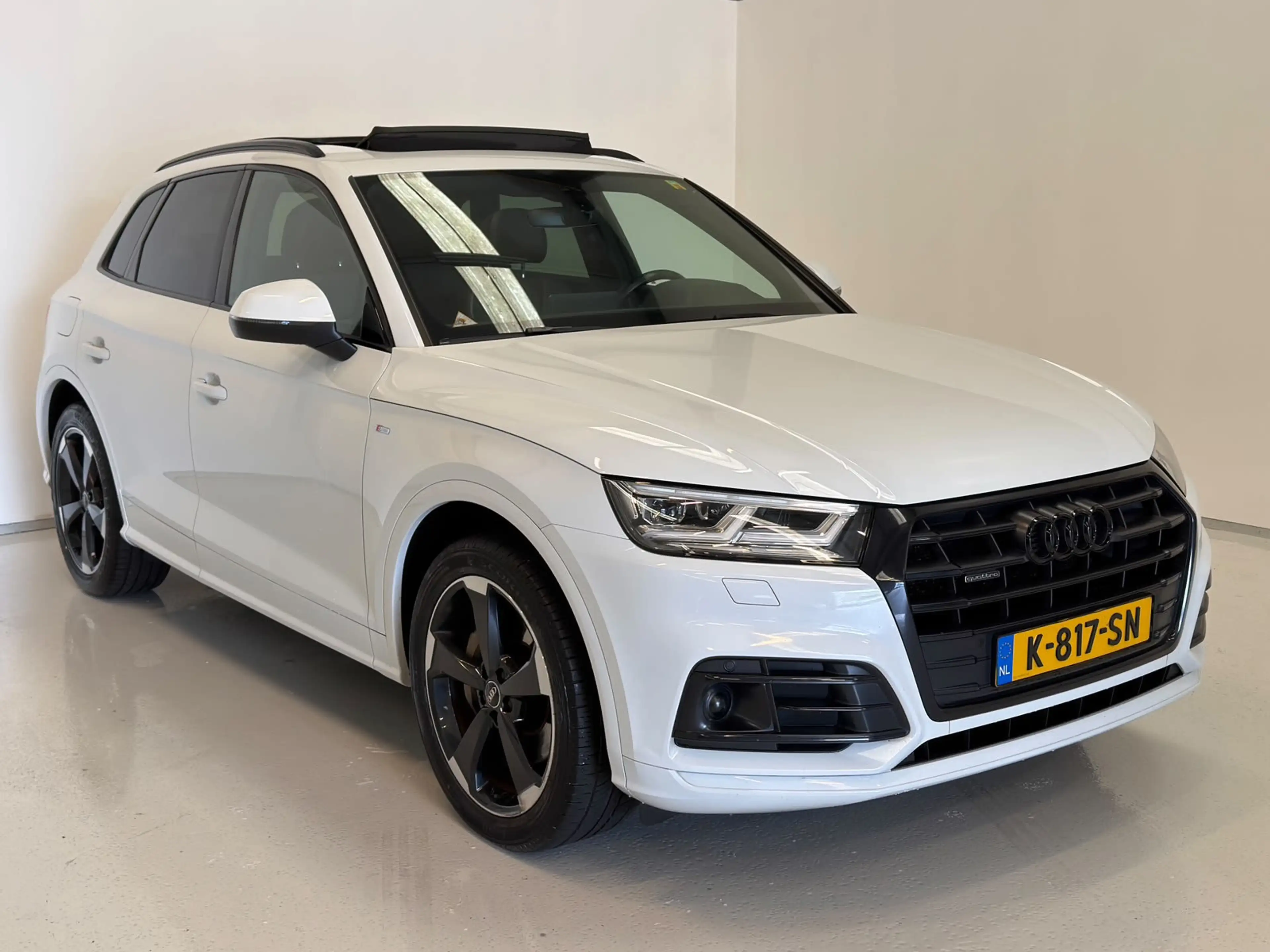 Audi Q5 3.0 TDI Quattro Sport S Line Black Edition / Pano — photo 2