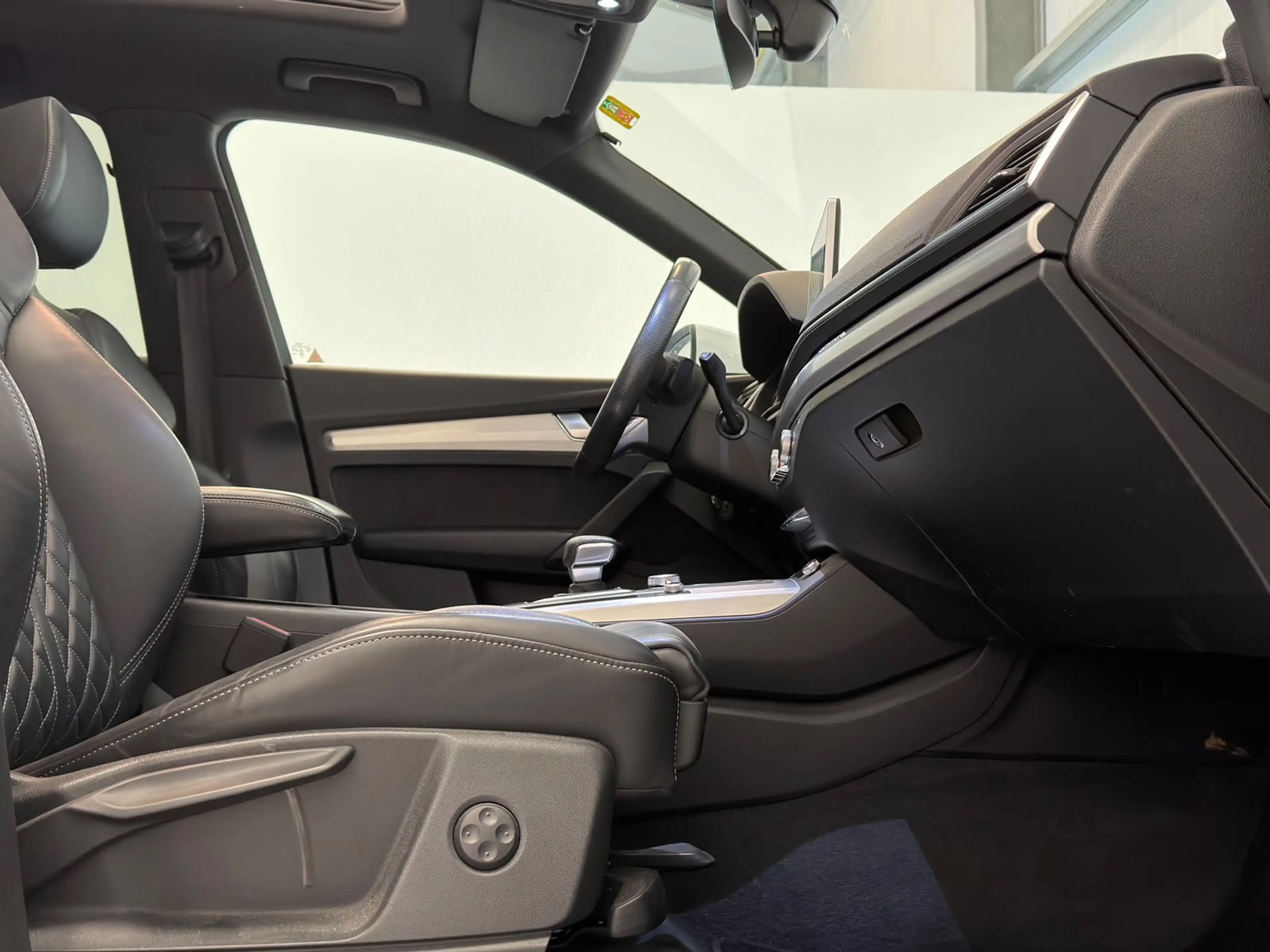 Audi Q5 3.0 TDI Quattro Sport S Line Black Edition / Pano — photo 8