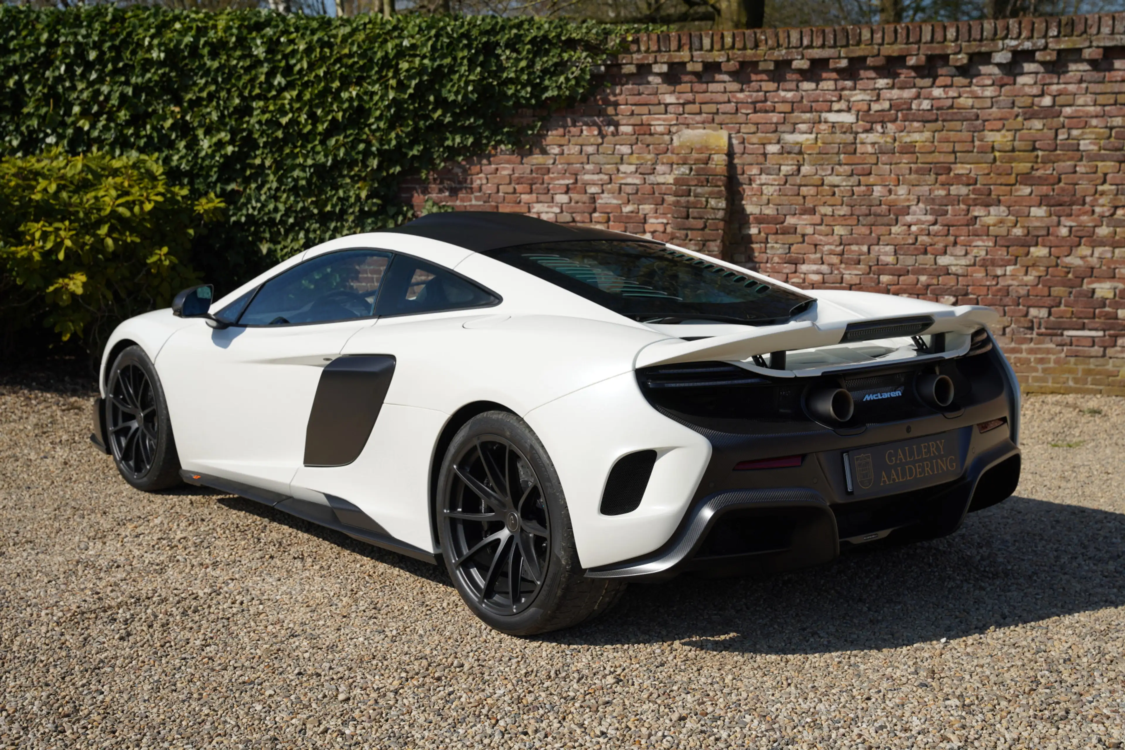 McLaren 675LT "MSO" V8 3.8 DELIVERY MILEAGE!!! Carbon hood and r — photo 2