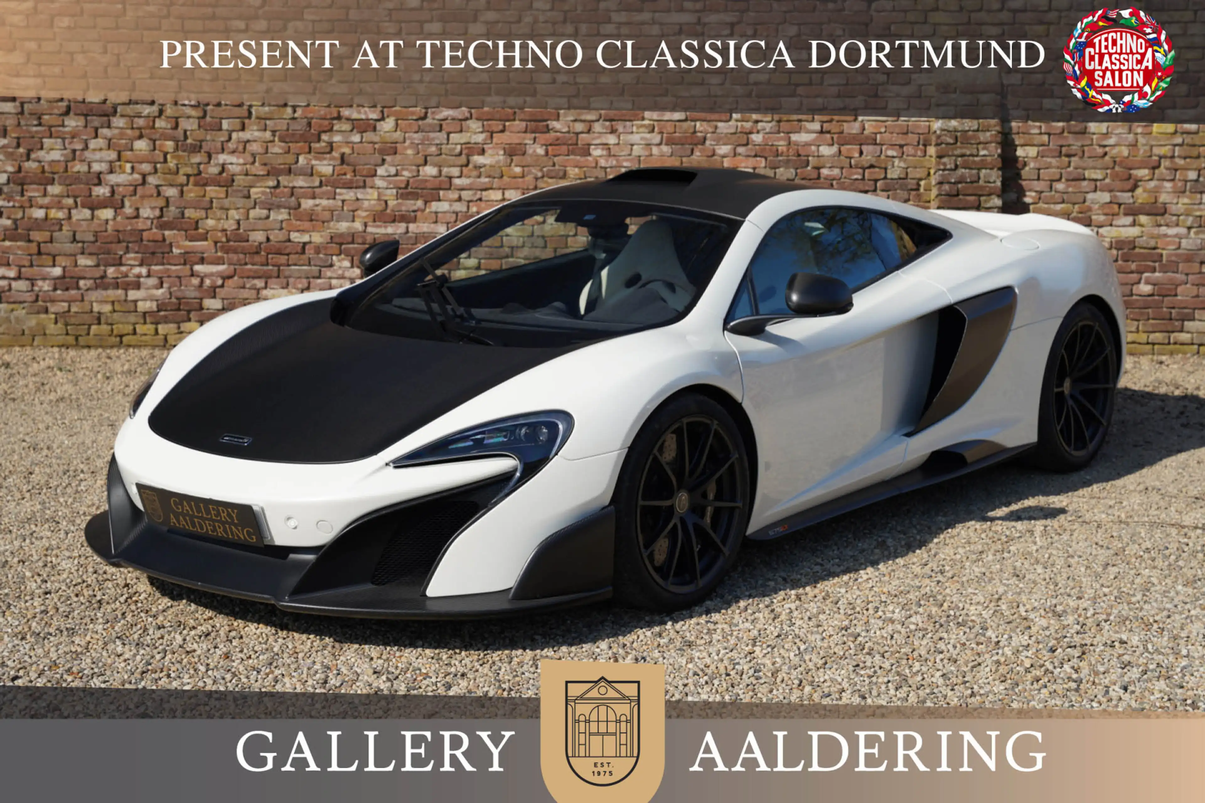 McLaren 675LT "MSO" V8 3.8 DELIVERY MILEAGE!!! Carbon hood and r