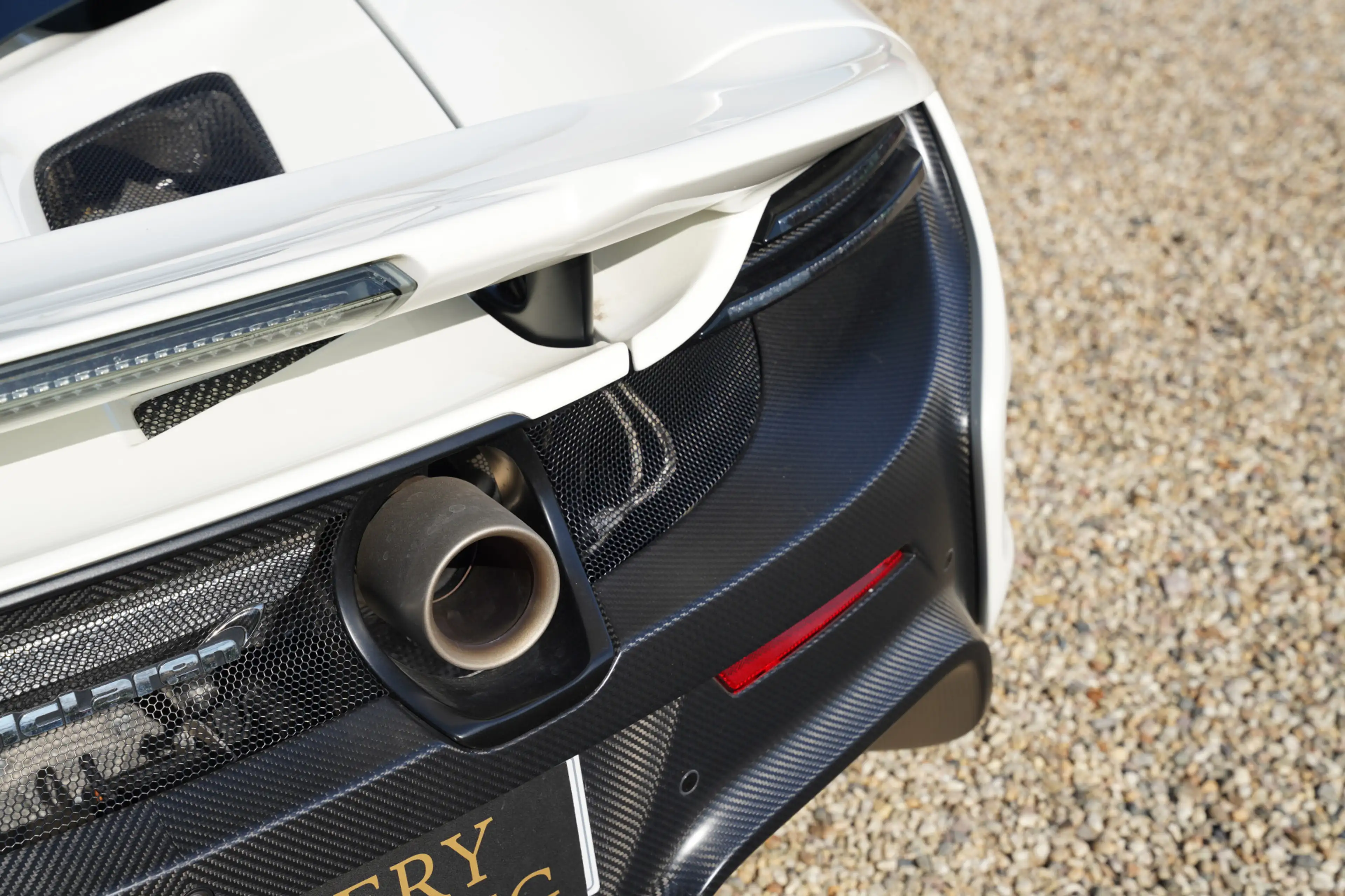 McLaren 675LT "MSO" V8 3.8 DELIVERY MILEAGE!!! Carbon hood and r — photo 15
