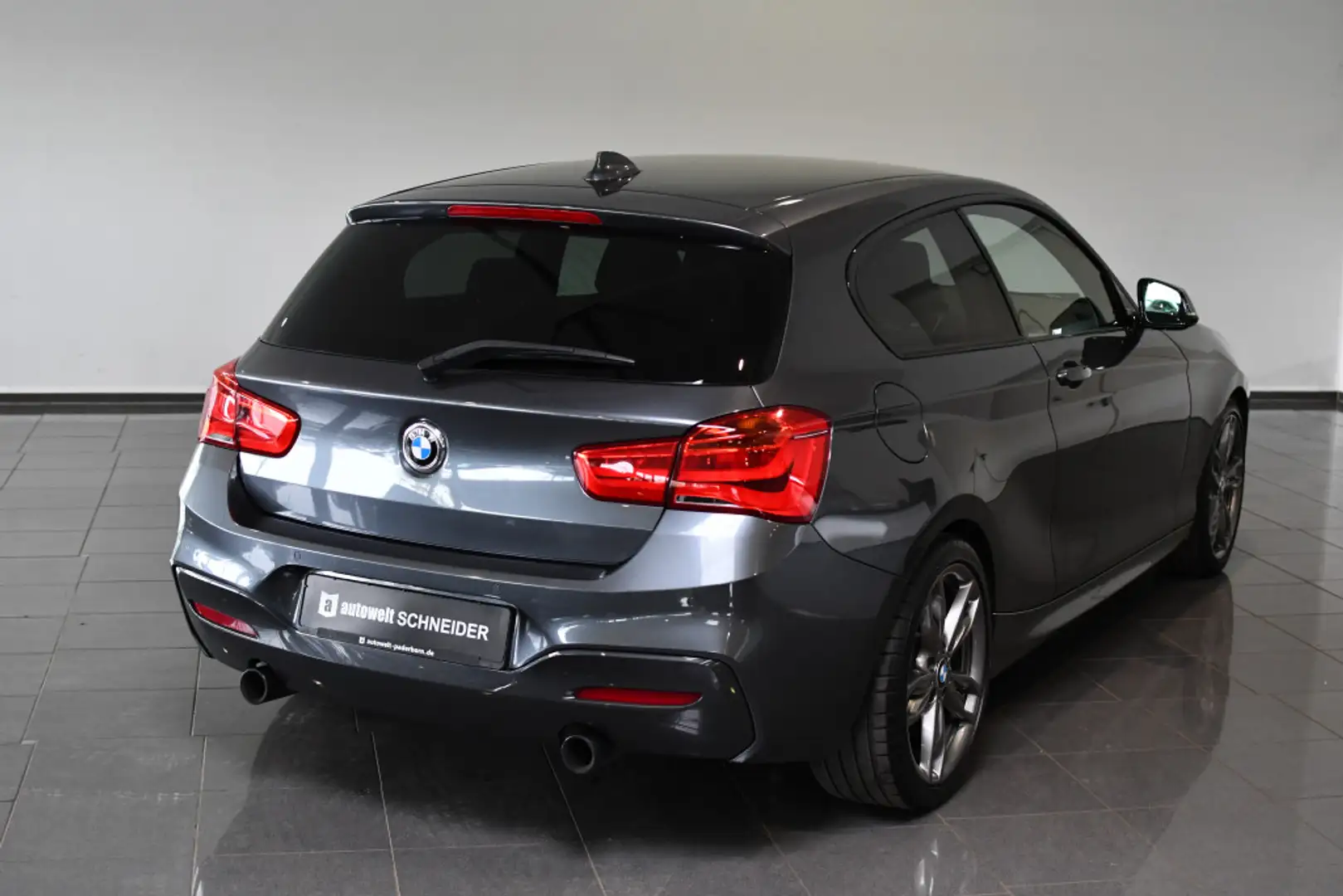 BMW 135 i Navi LED Handschalter Heckantrieb Gris - 2