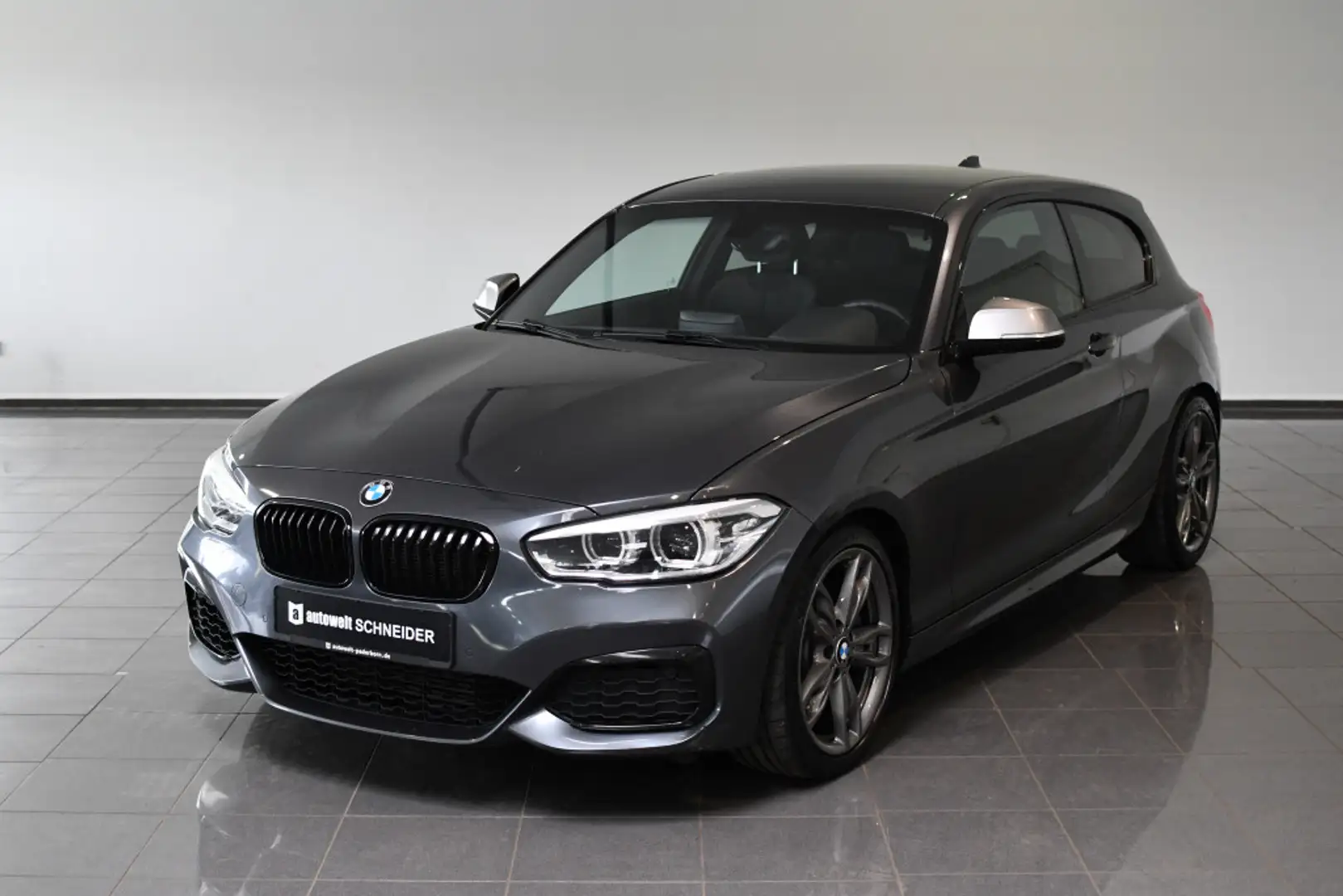 BMW 135 i Navi LED Handschalter Heckantrieb Gris - 1