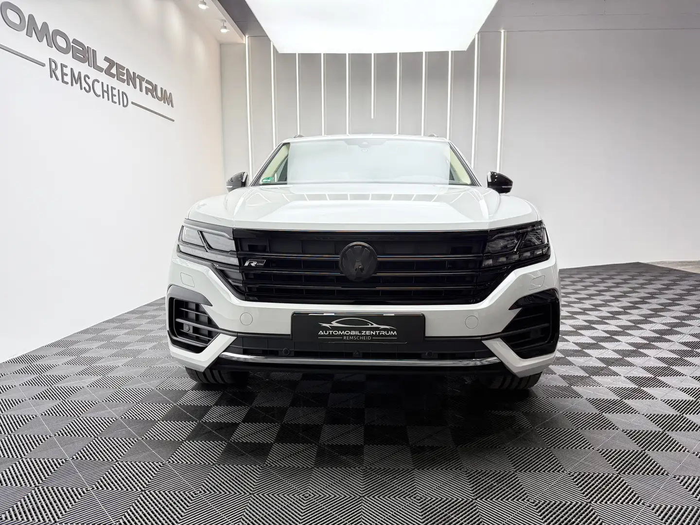 Volkswagen Touareg RLine*Pano*360°*SHZ*Luft* - 2
