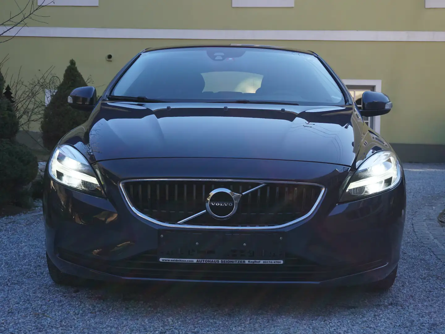 Volvo V40 D2 Kinetic Blue - 2