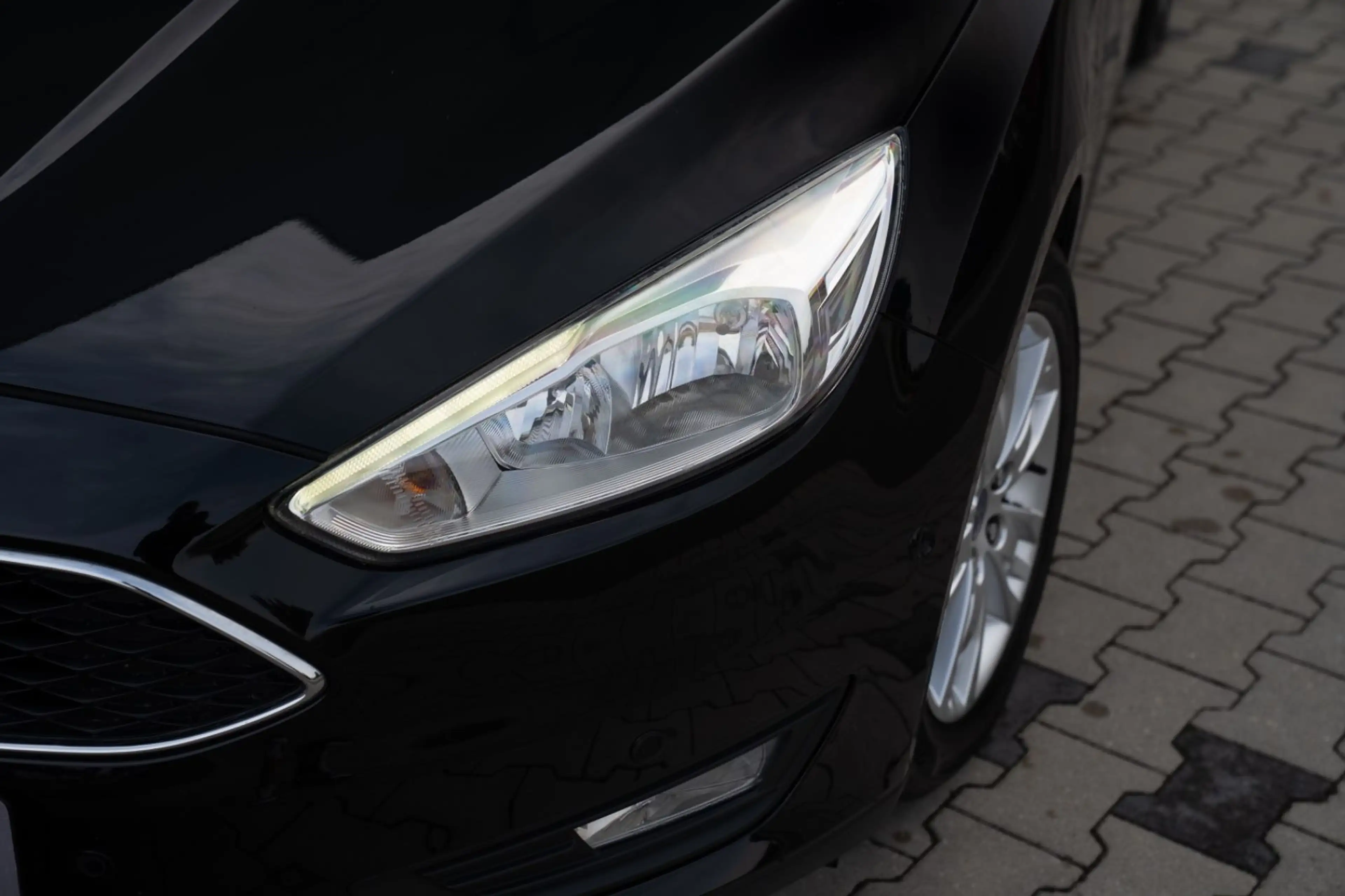 Ford Focus Turnier Business*2. HAND*RFK*SHZ*TEMP*NAV* — photo 4