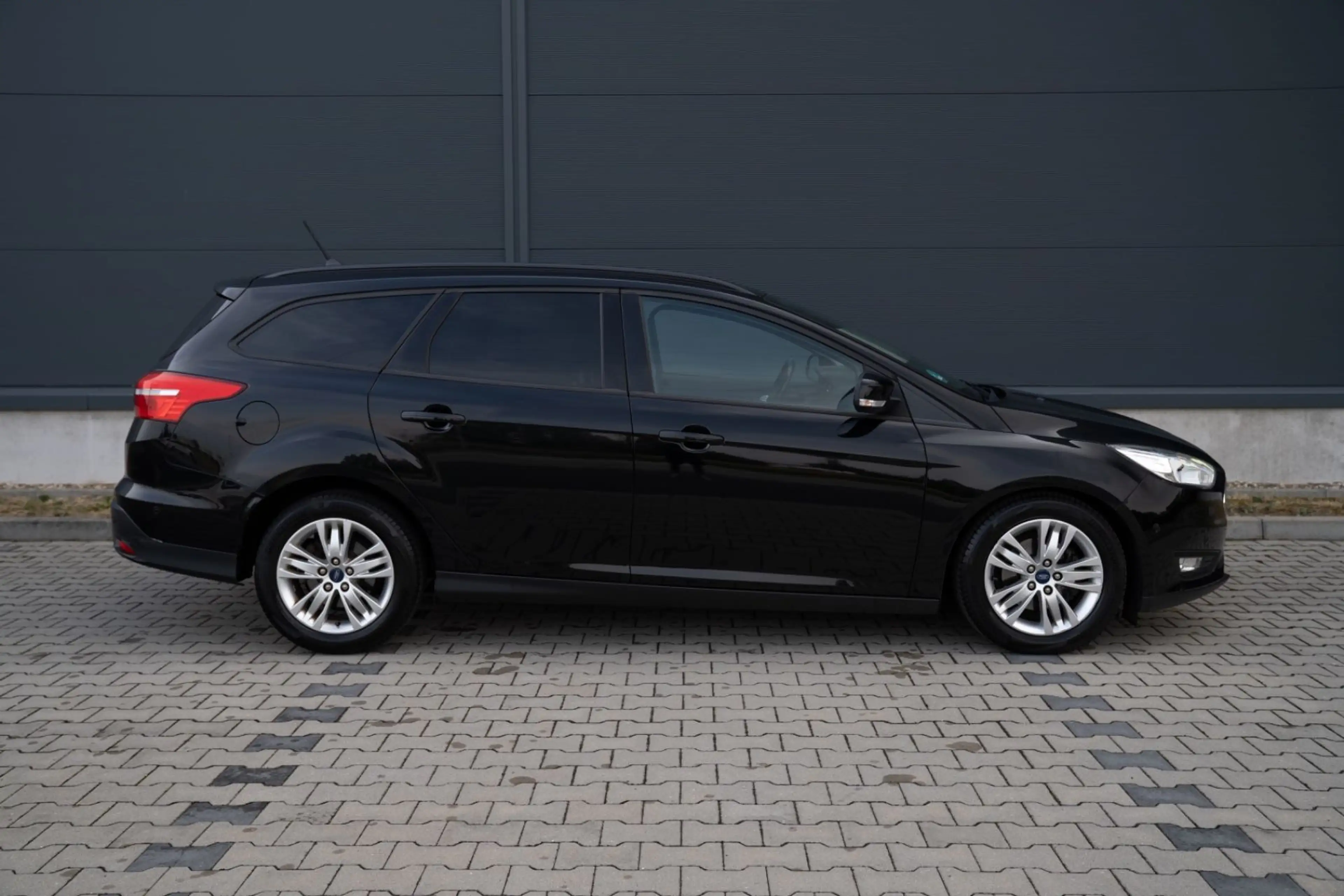 Ford Focus Turnier Business*2. HAND*RFK*SHZ*TEMP*NAV* — photo 12