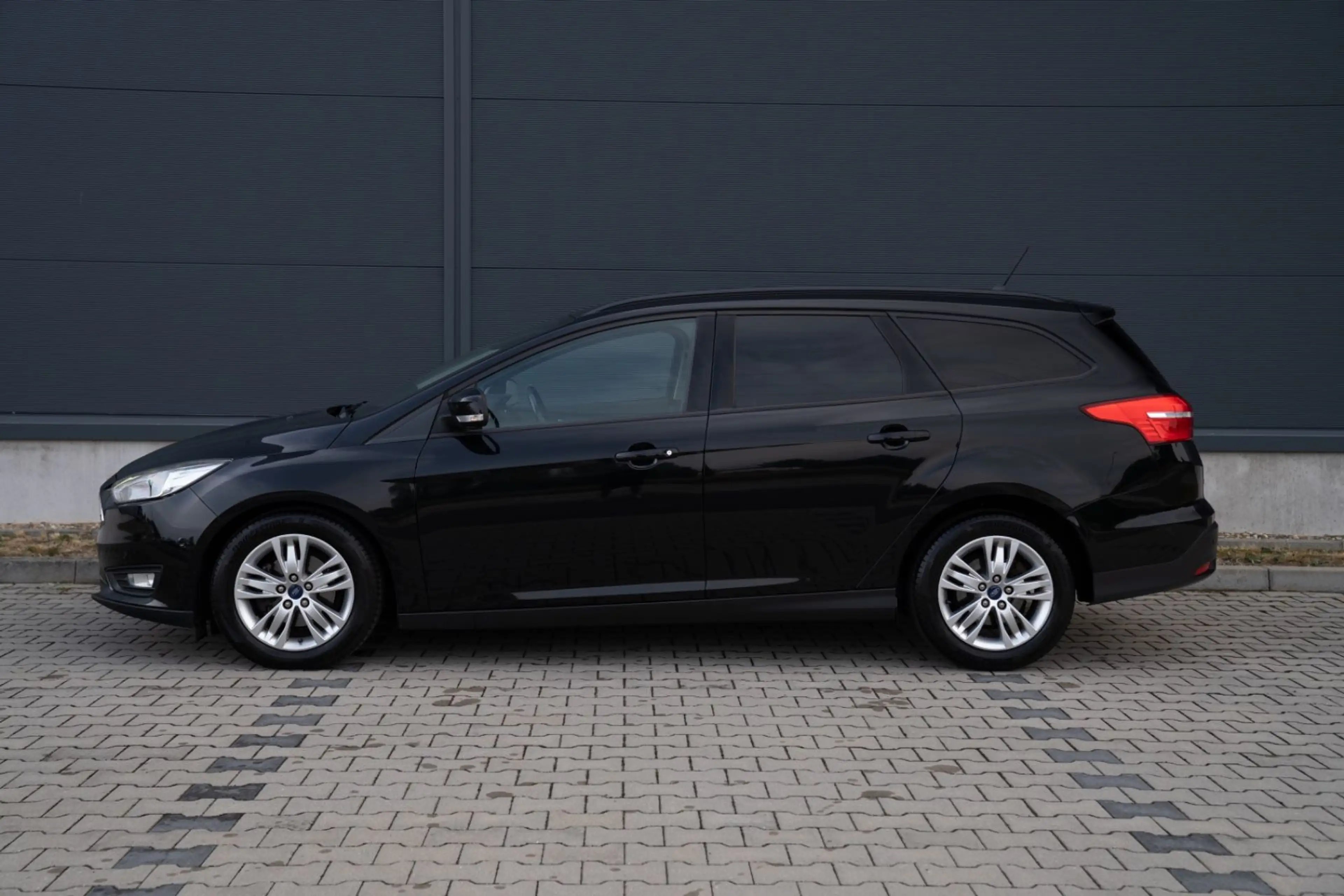 Ford Focus Turnier Business*2. HAND*RFK*SHZ*TEMP*NAV* — photo 6