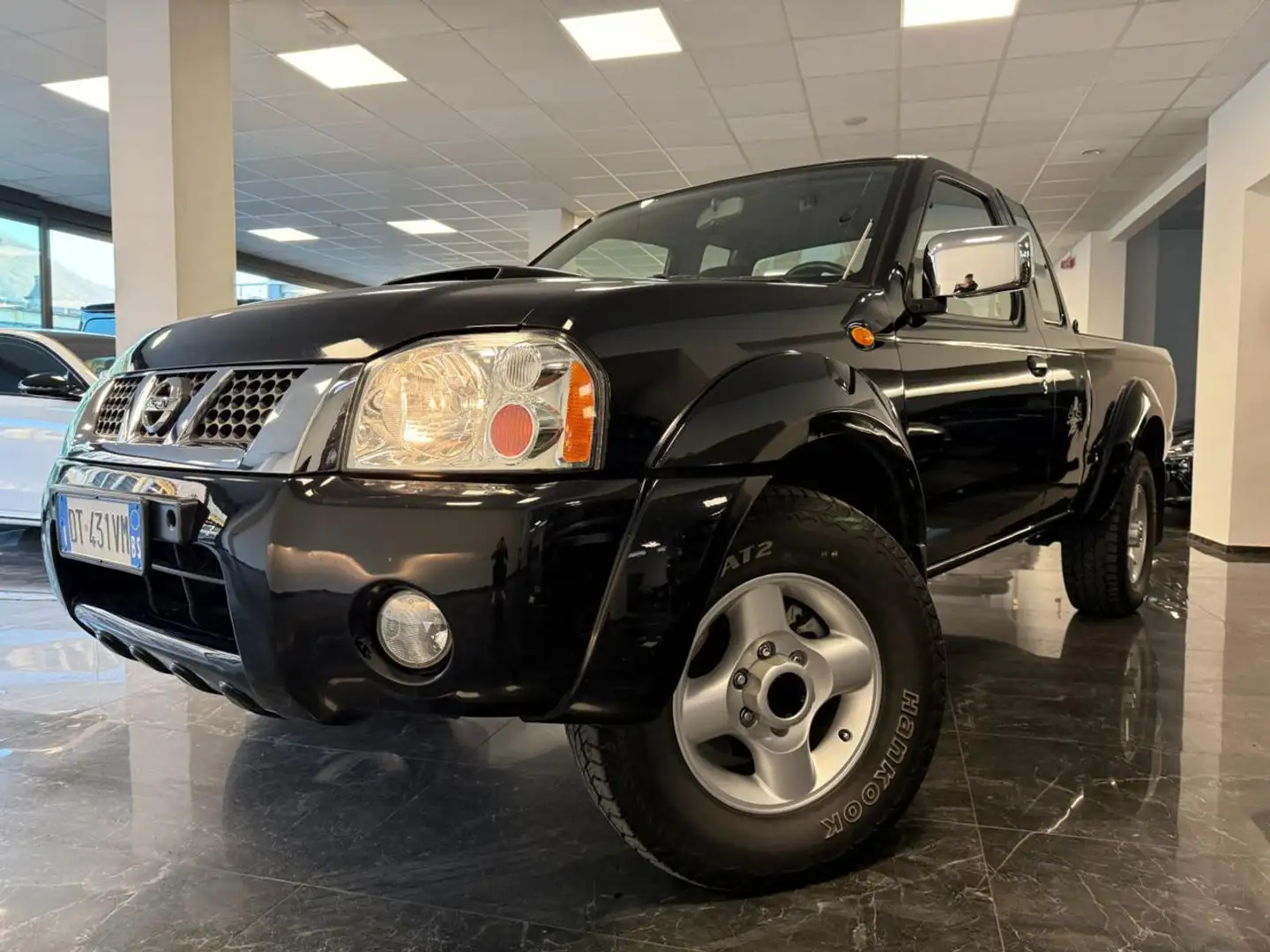 Nissan NP300 2.5 tdi 2p. King Cab Premium / SEDILI RISCALDATI Чорний - 1