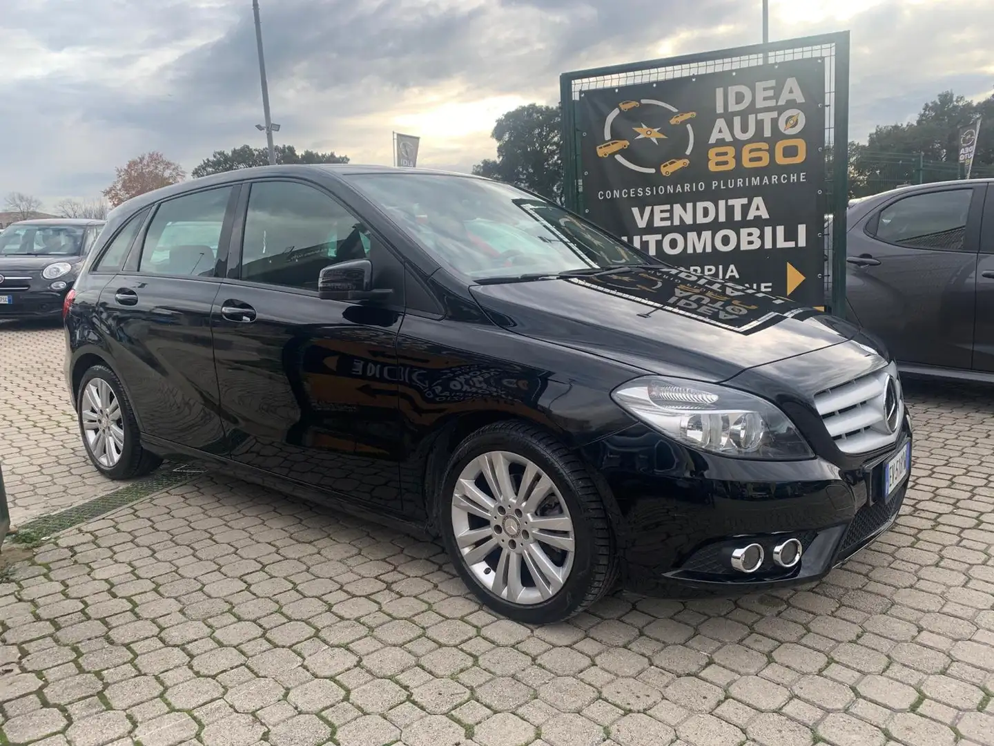 Mercedes-Benz B 200 T246 cdi (be) Executive Noir - 1