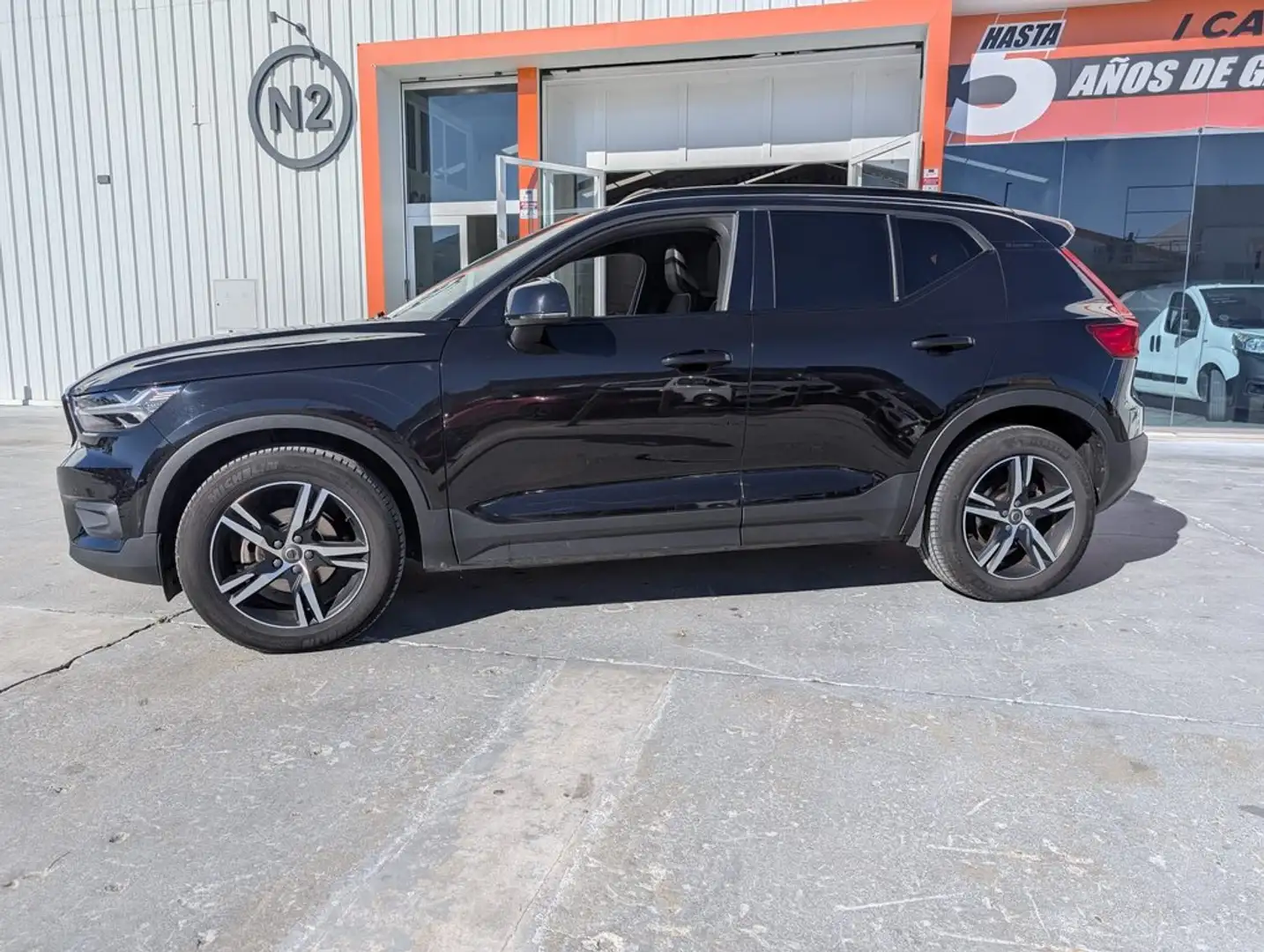 Volvo XC40 2.0 D3 R-Design Auto Negro - 2