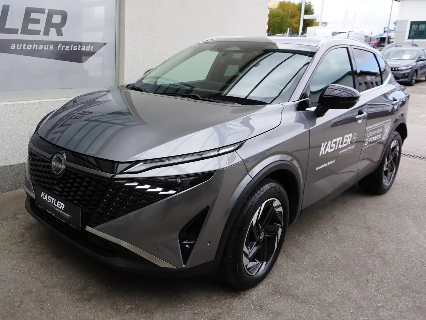 Nissan Qashqai Qashqai N-Connecta 1,5T e-Power 205PS Vollhybrid Grau - 1