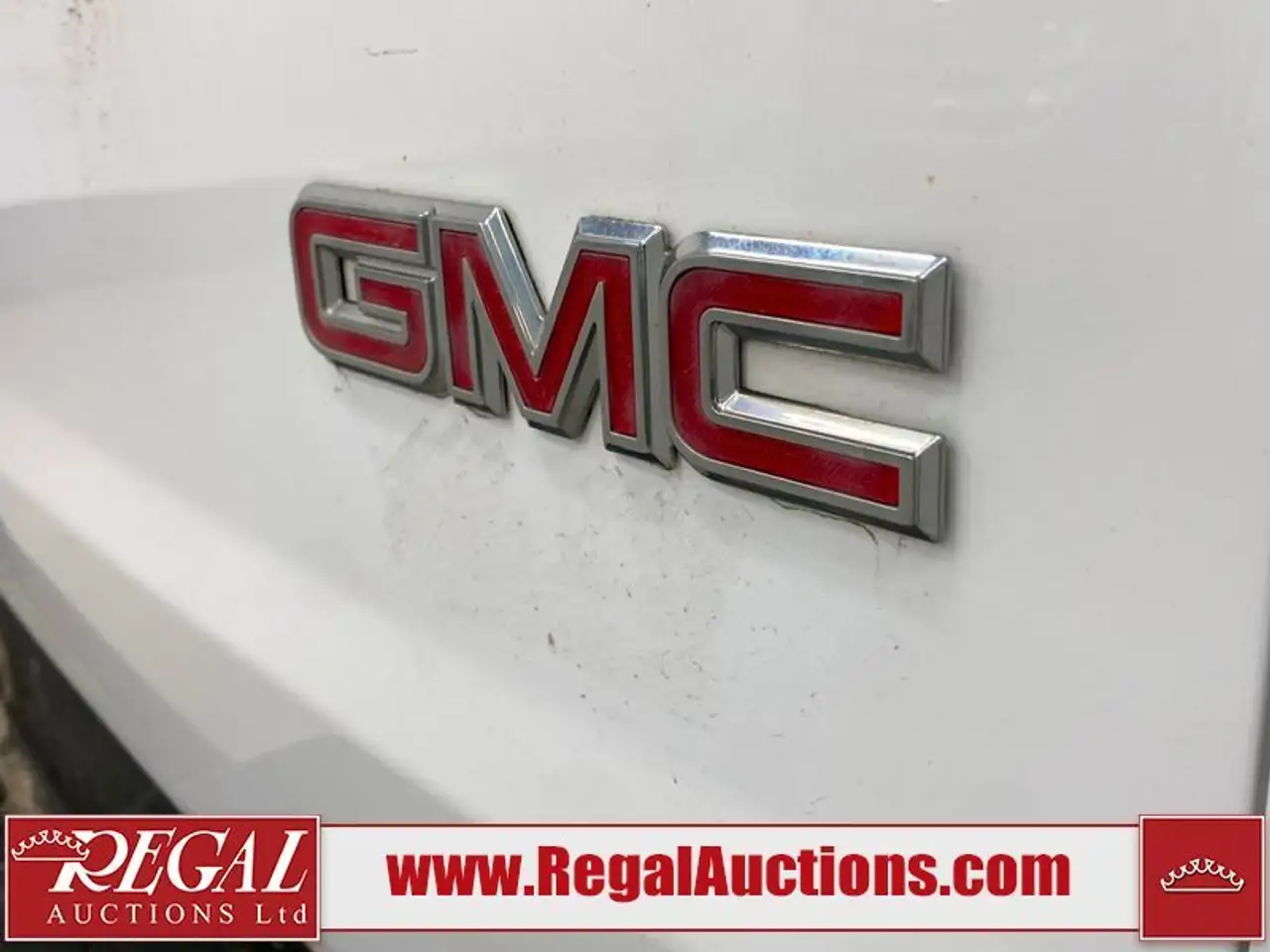 GMC Savana снимка GMC Savana