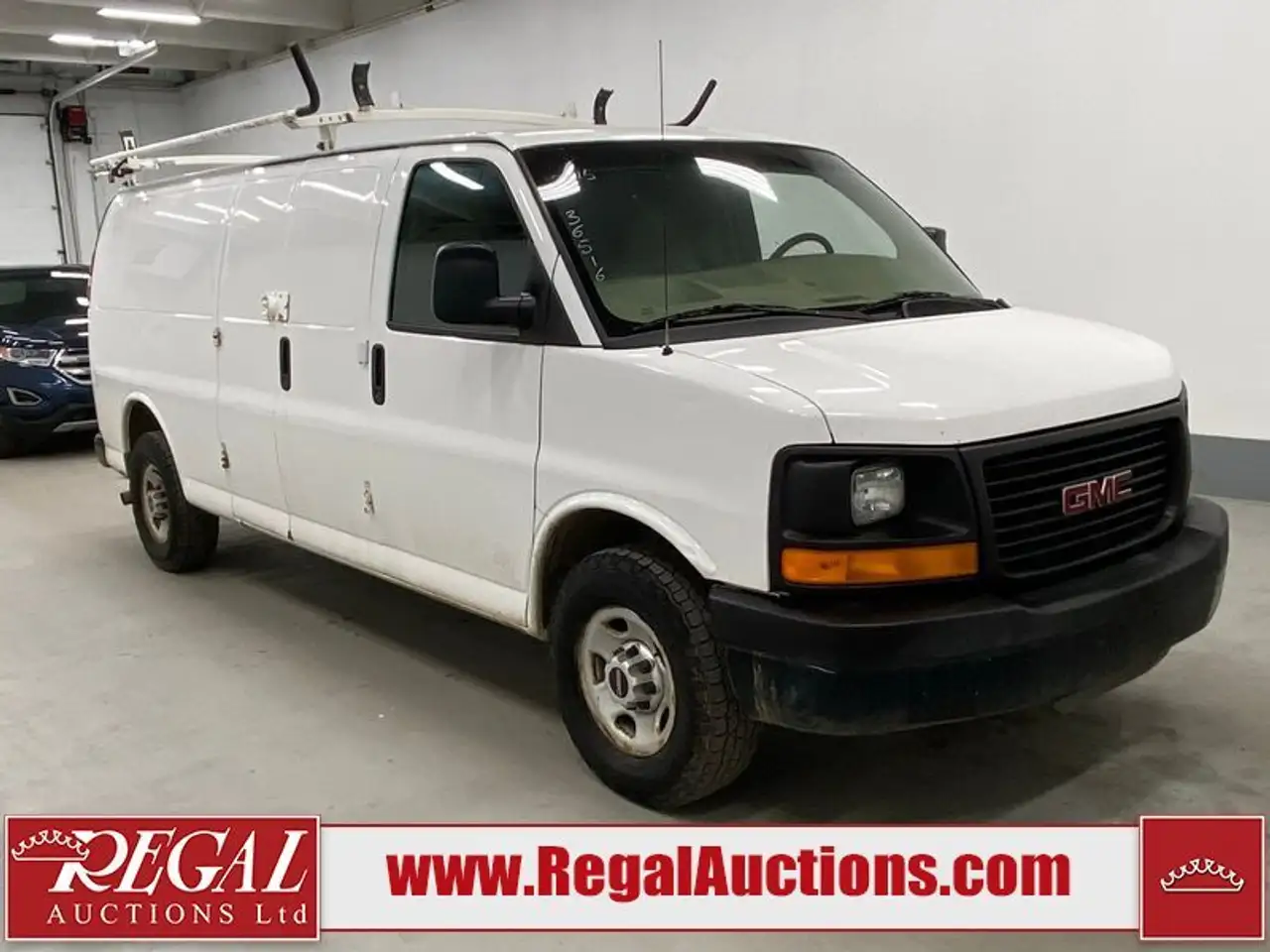 GMC Savana снимка GMC Savana