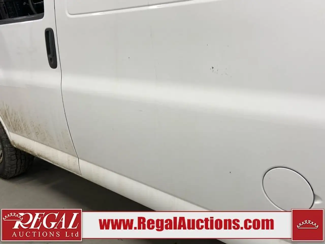 GMC Savana снимка GMC Savana