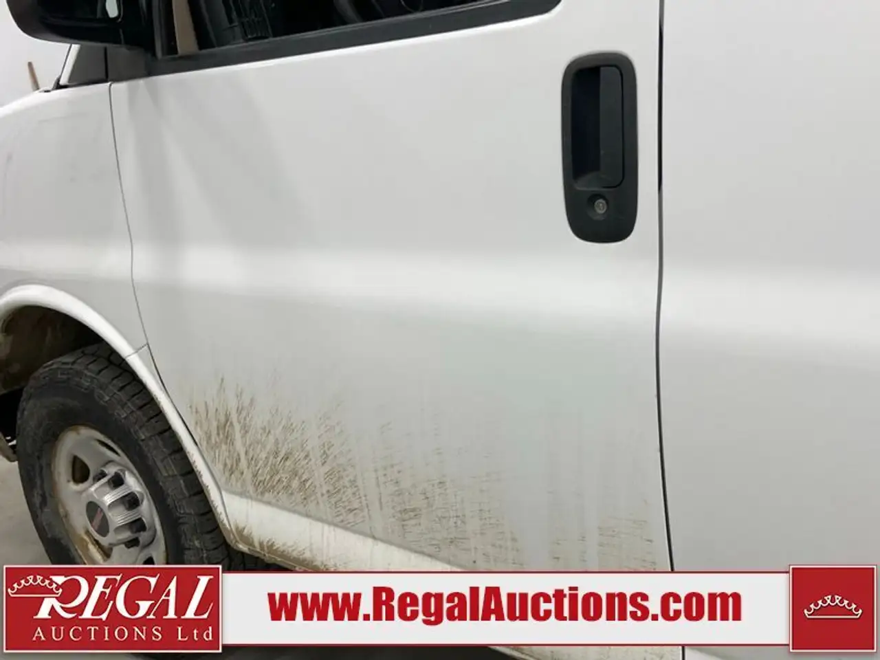 GMC Savana снимка GMC Savana