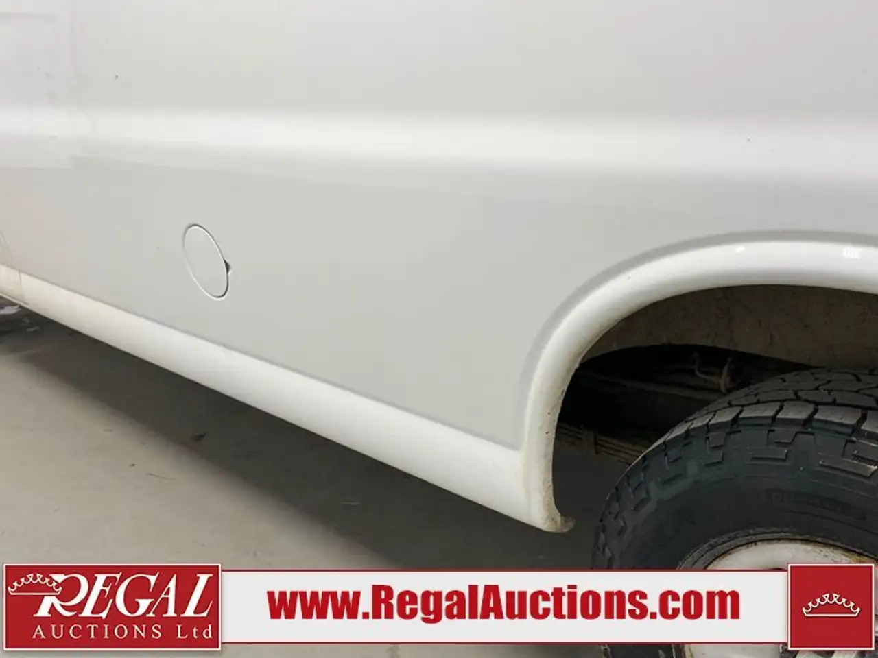 GMC Savana снимка GMC Savana
