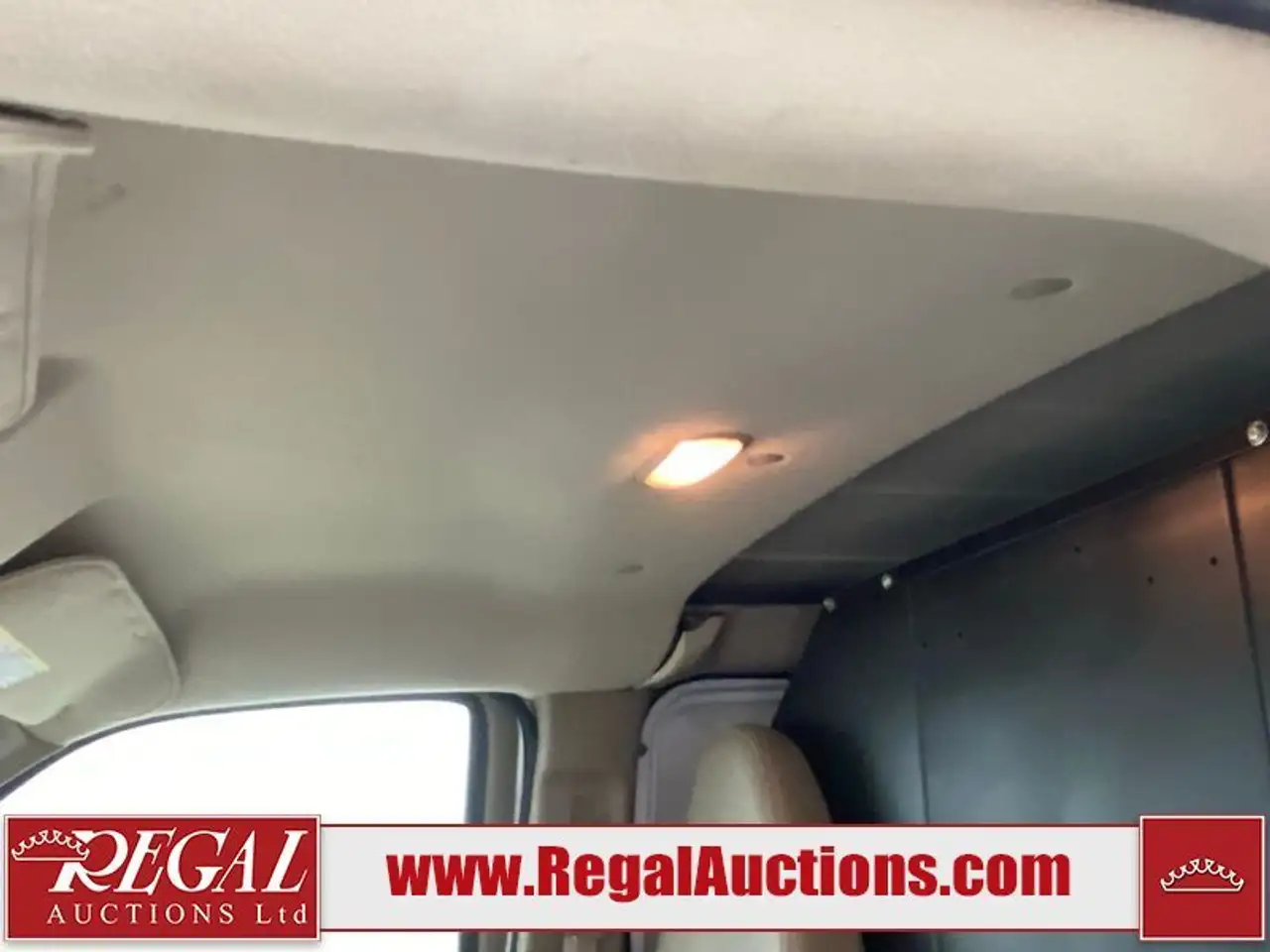GMC Savana снимка GMC Savana