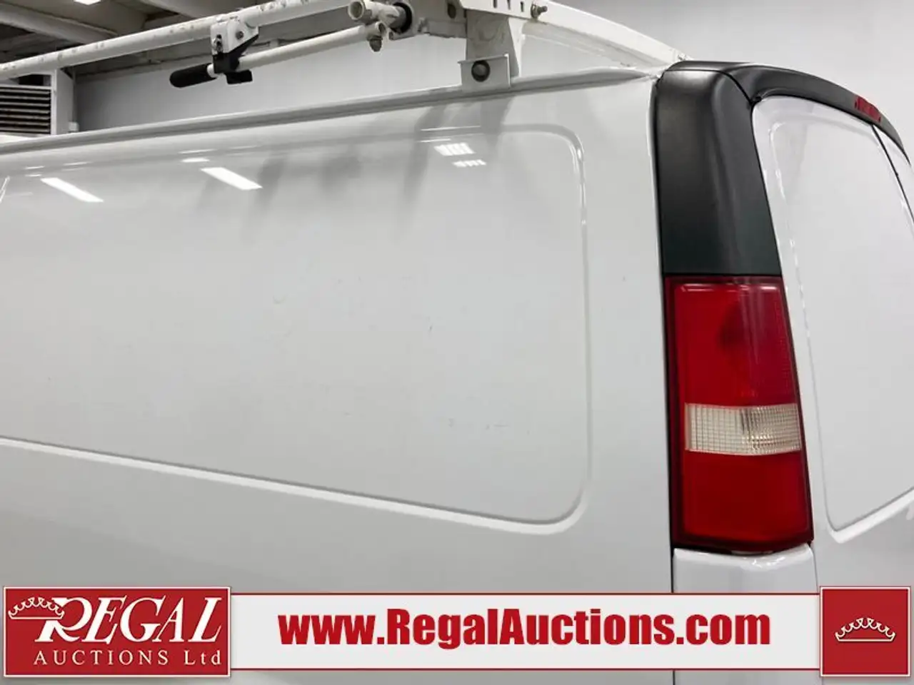 GMC Savana снимка GMC Savana