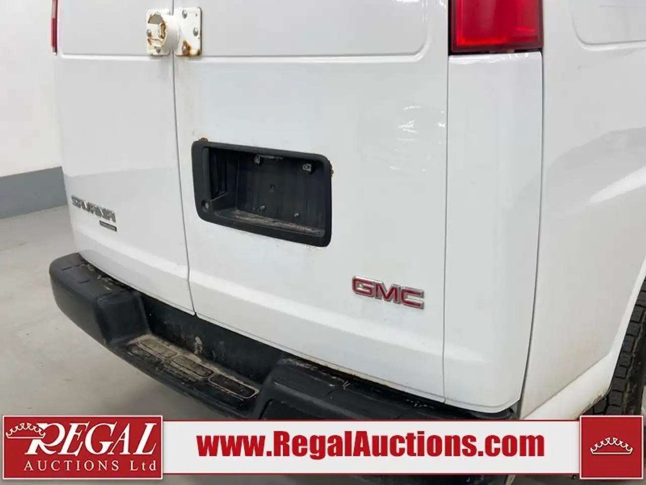 GMC Savana снимка GMC Savana