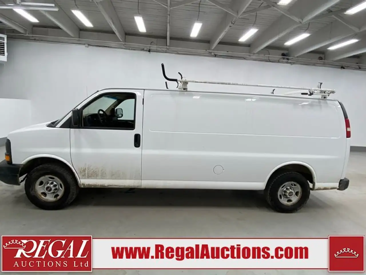 GMC Savana снимка GMC Savana