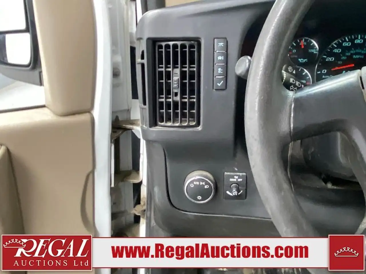 GMC Savana снимка GMC Savana