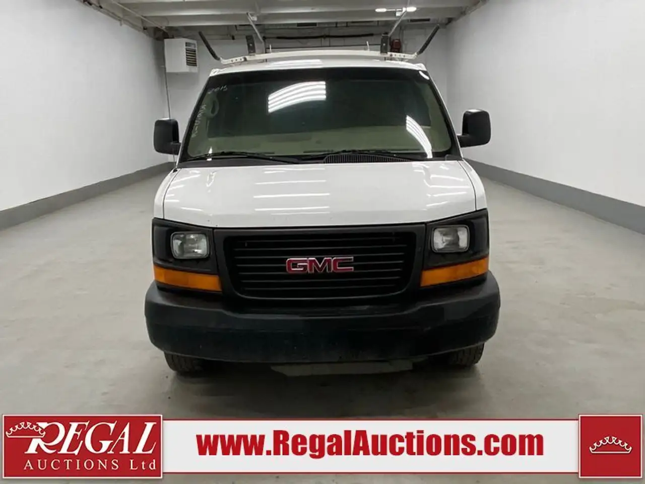 GMC Savana снимка GMC Savana