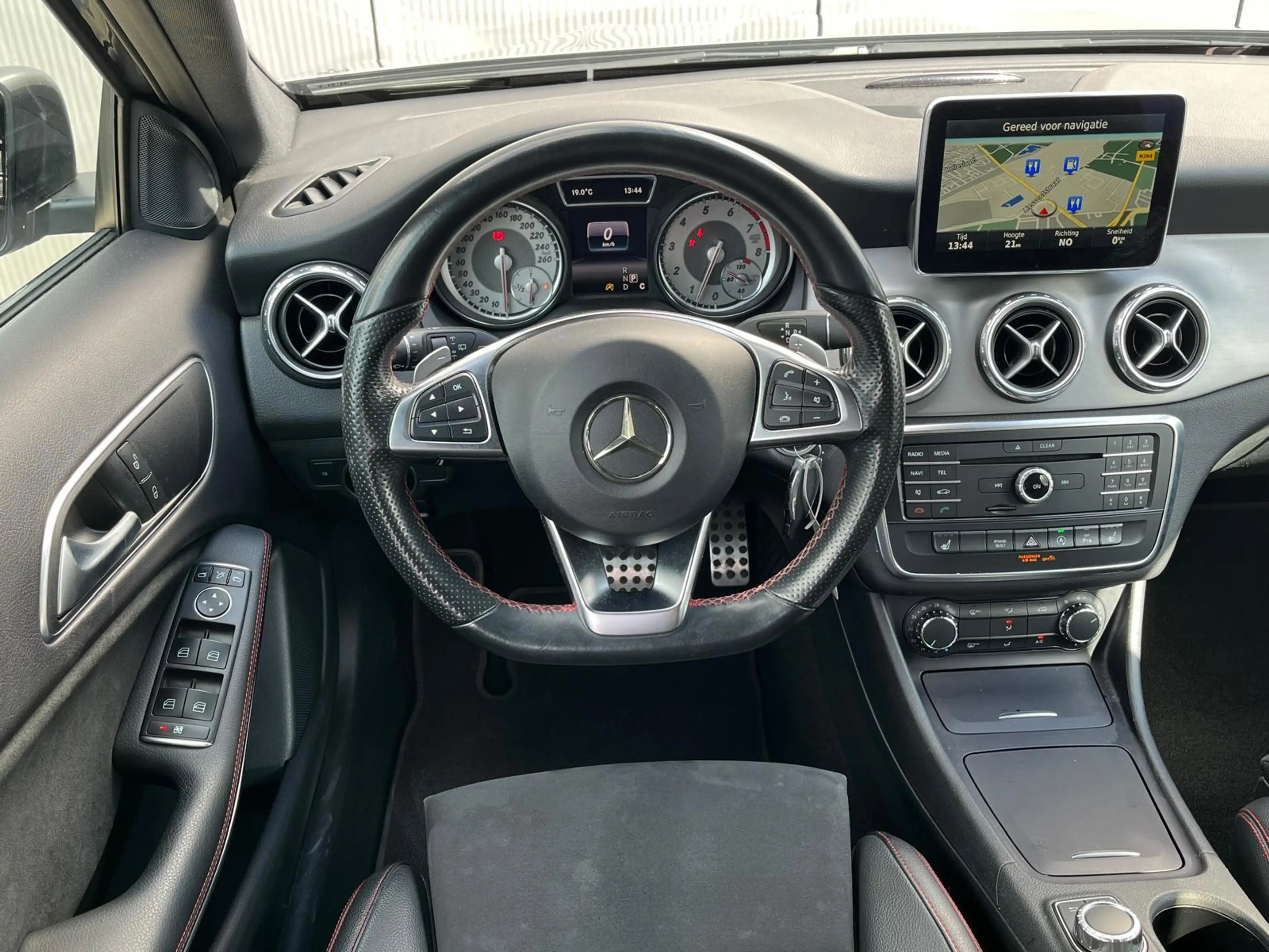 Mercedes-Benz GLA 180 Prestige AMG Automaat | Adaptive Cruise Control | — photo 14