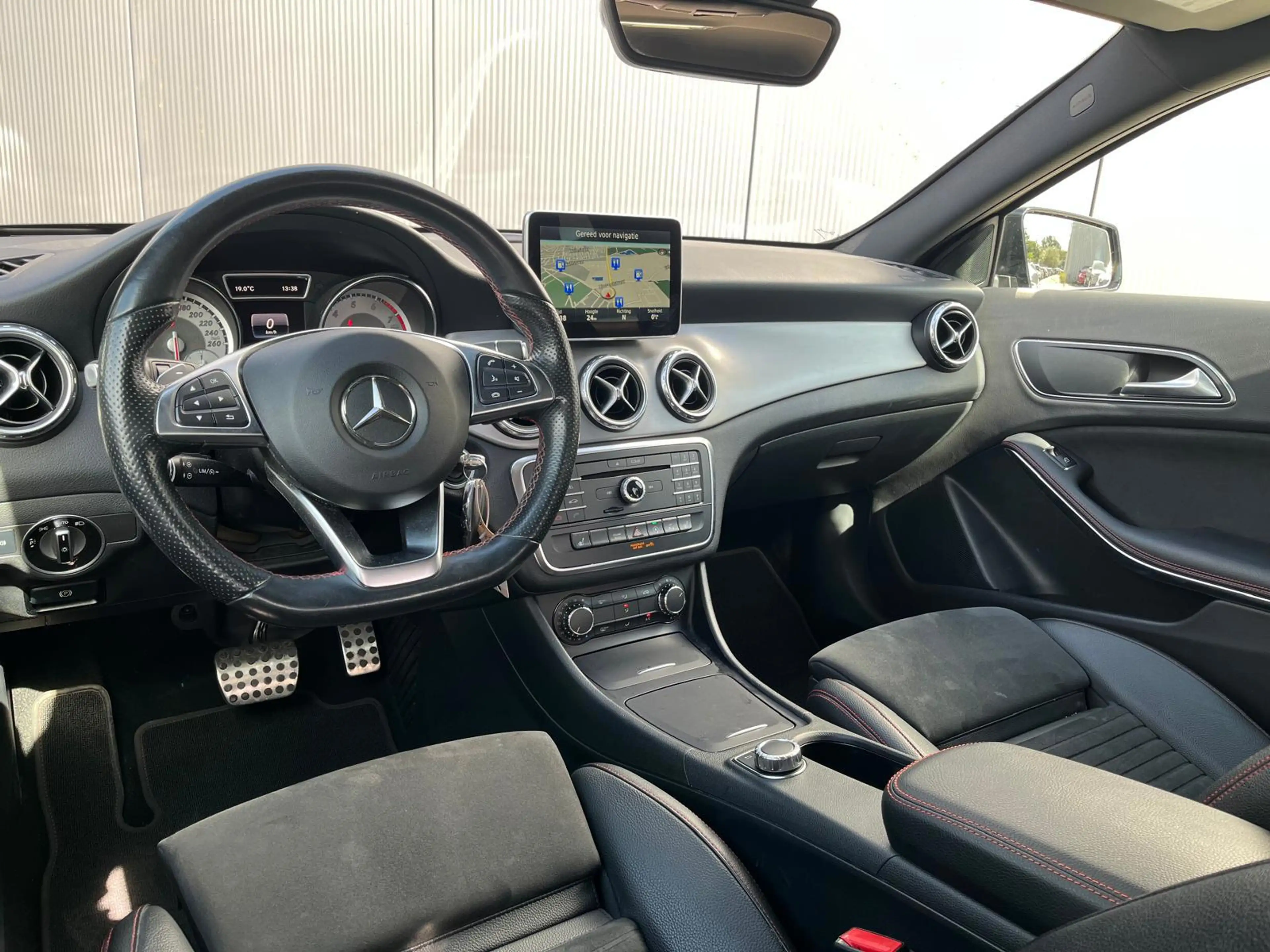 Mercedes-Benz GLA 180 Prestige AMG Automaat | Adaptive Cruise Control | — photo 11