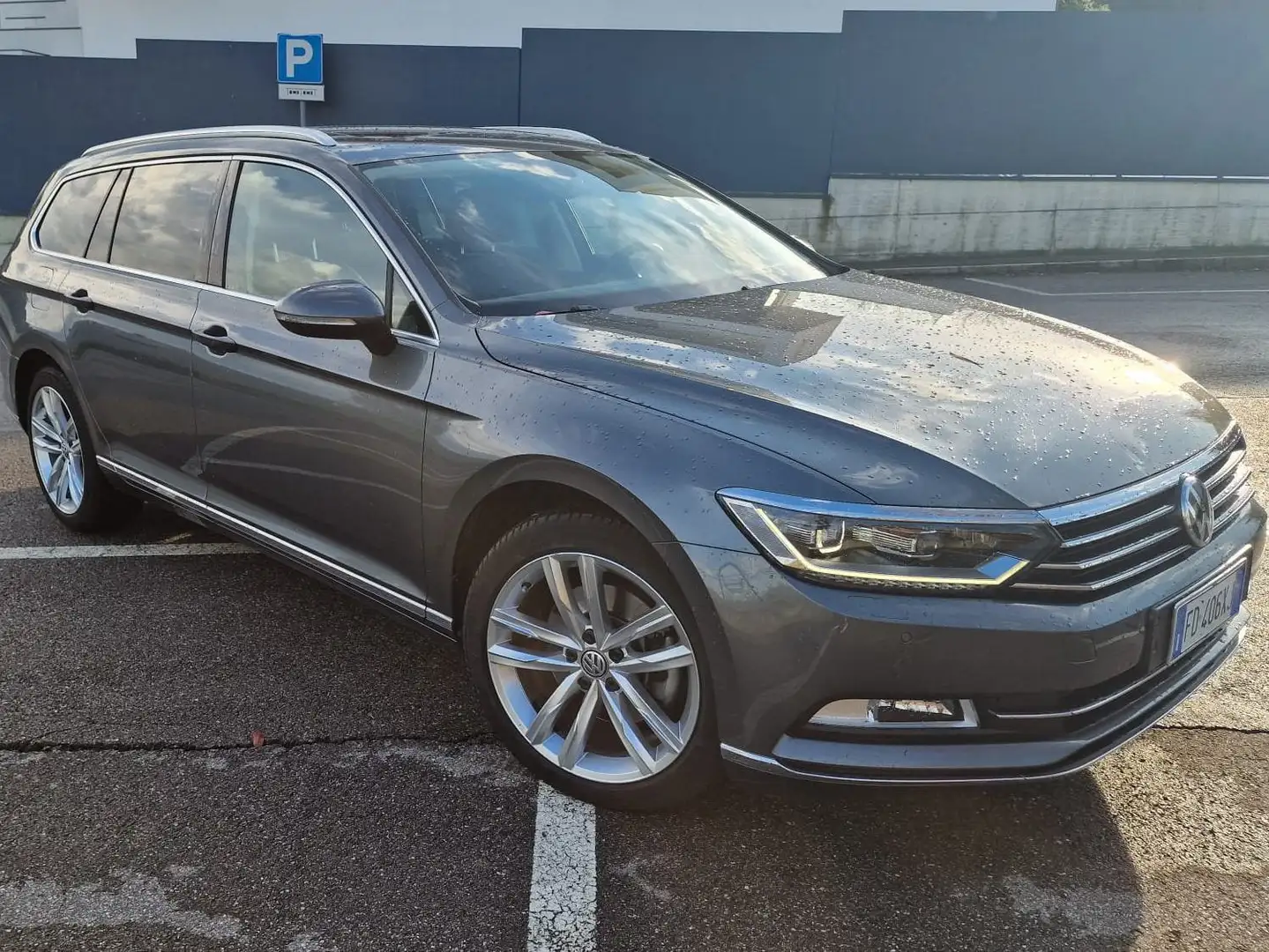 Volkswagen Passat B8 Executive TDI 150CV BlueMotion EURO6B Grigio - 1
