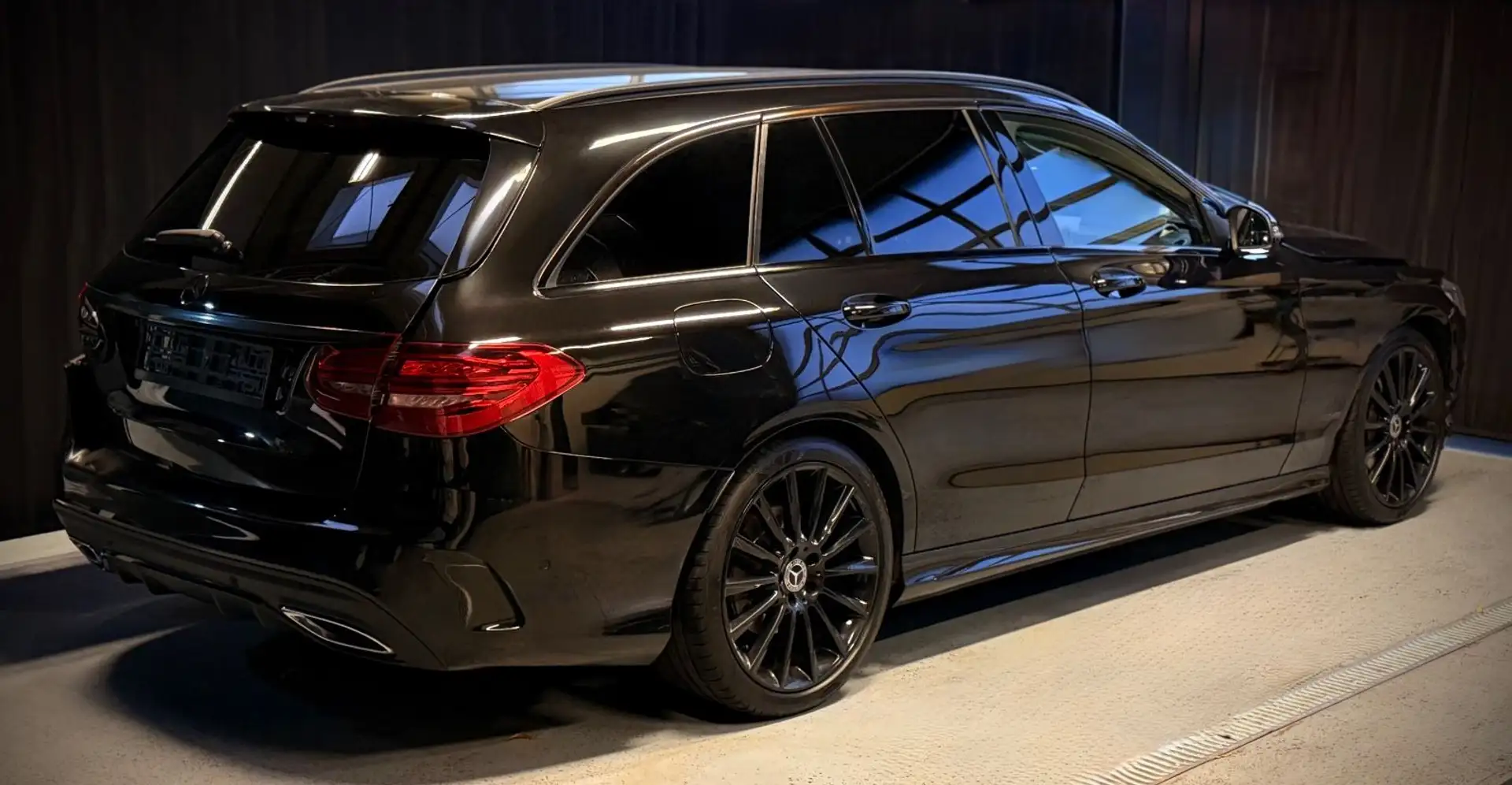 Mercedes-Benz C 220 Aut.*AMG-Line*Totw.*Ambiente*360G*LED*Comm Schwarz - 2