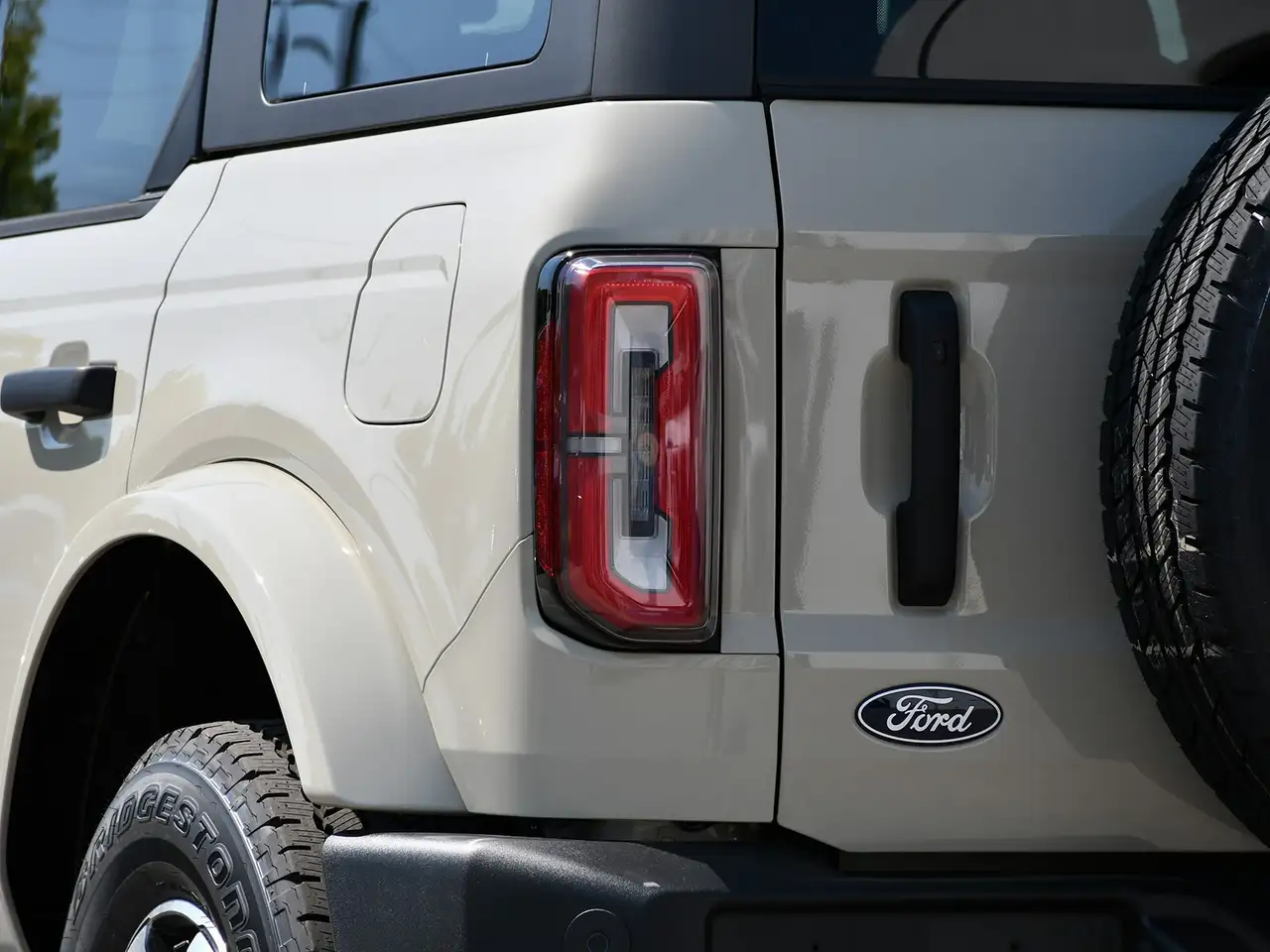 Ford Bronco photo Ford Bronco