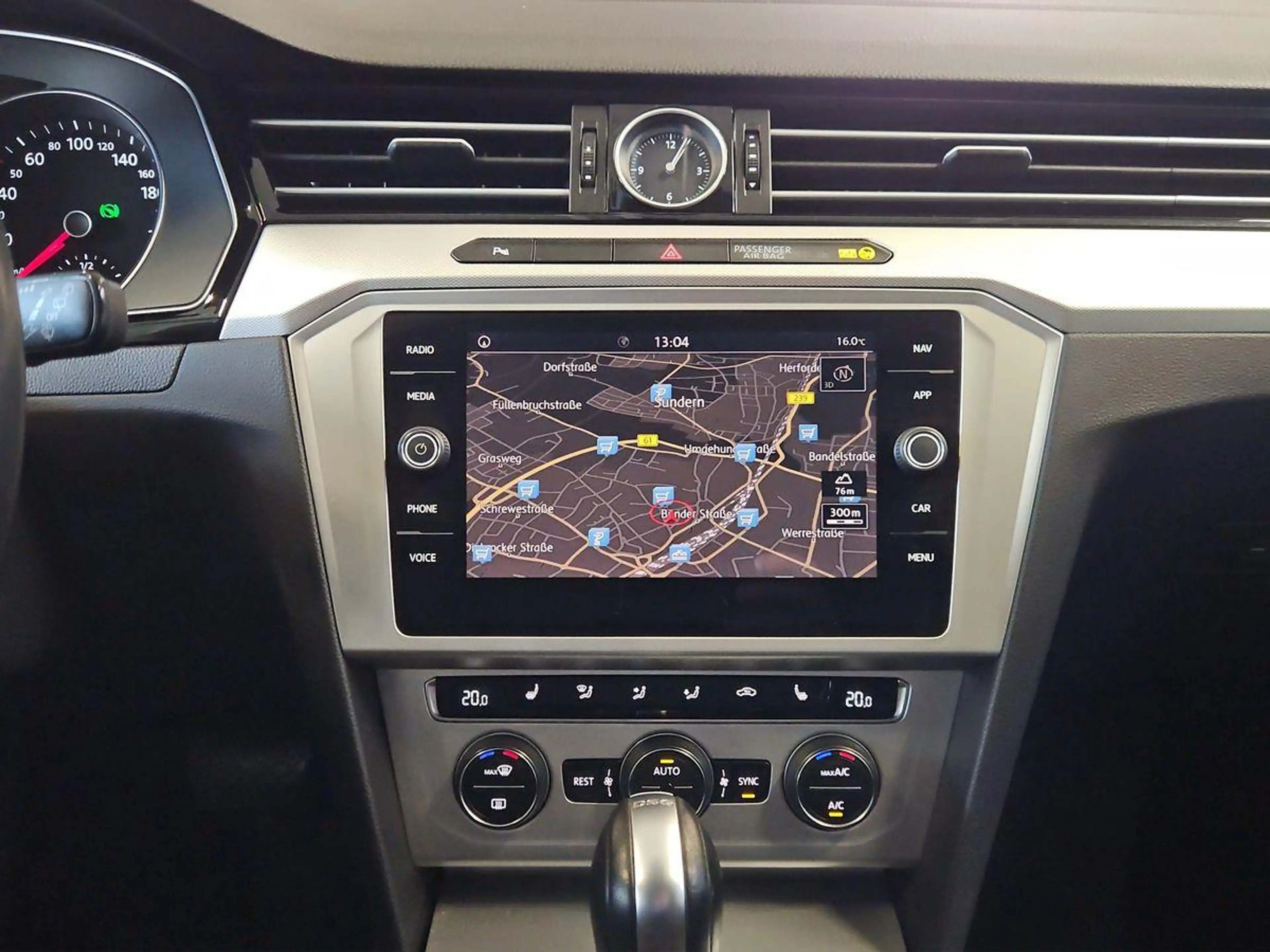 Volkswagen Passat Variant 2.0 TDI Comfortline ACC SITZH PDC — photo 10