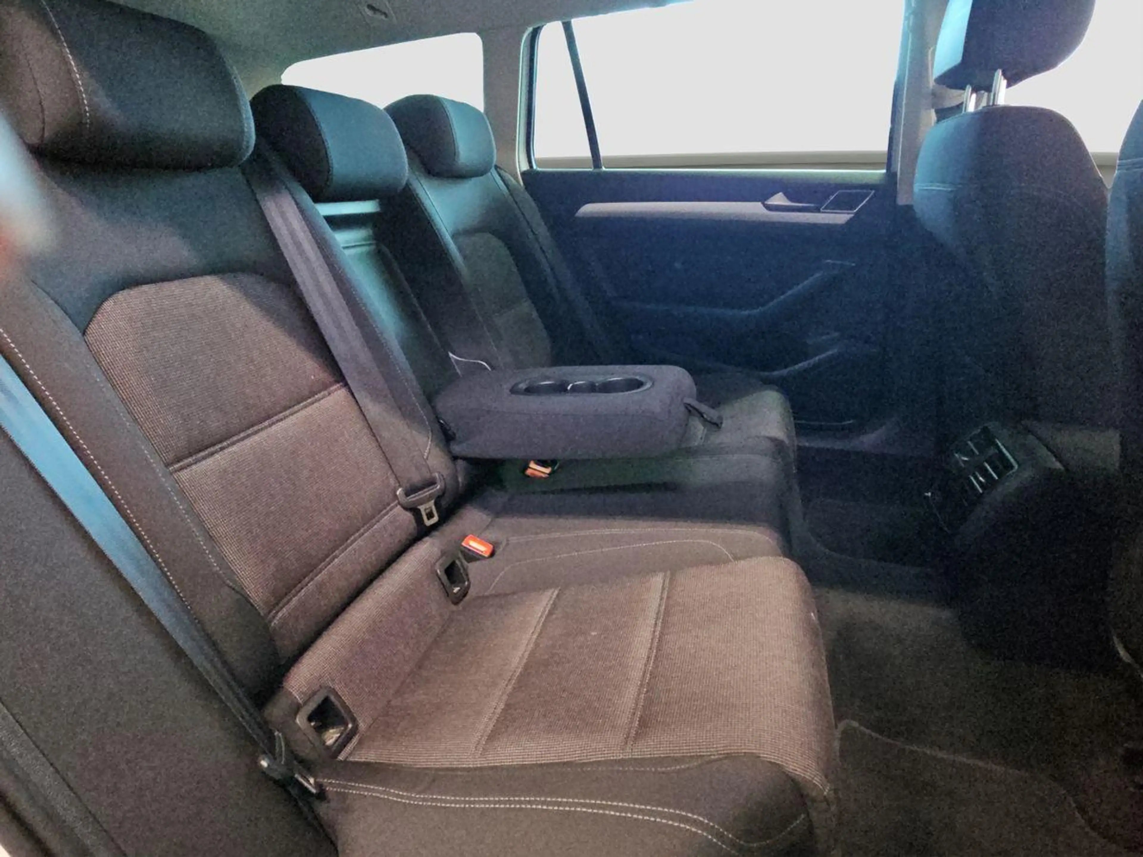 Volkswagen Passat Variant 2.0 TDI Comfortline ACC SITZH PDC — photo 6