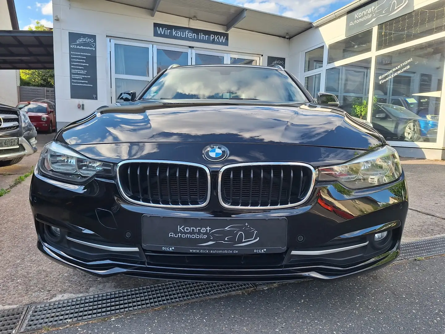 BMW 318 318d Touring Sport Line Leder~AHK~Navi Noir - 2