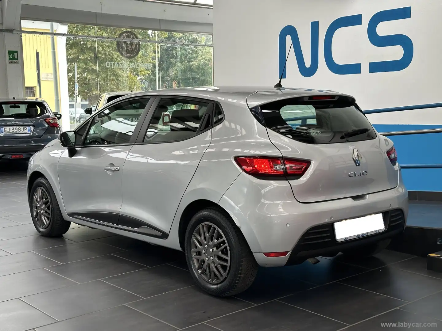 Renault Clio TCe 12V 75 CV 5 porte Business NEOPATENTATI Argento - 2