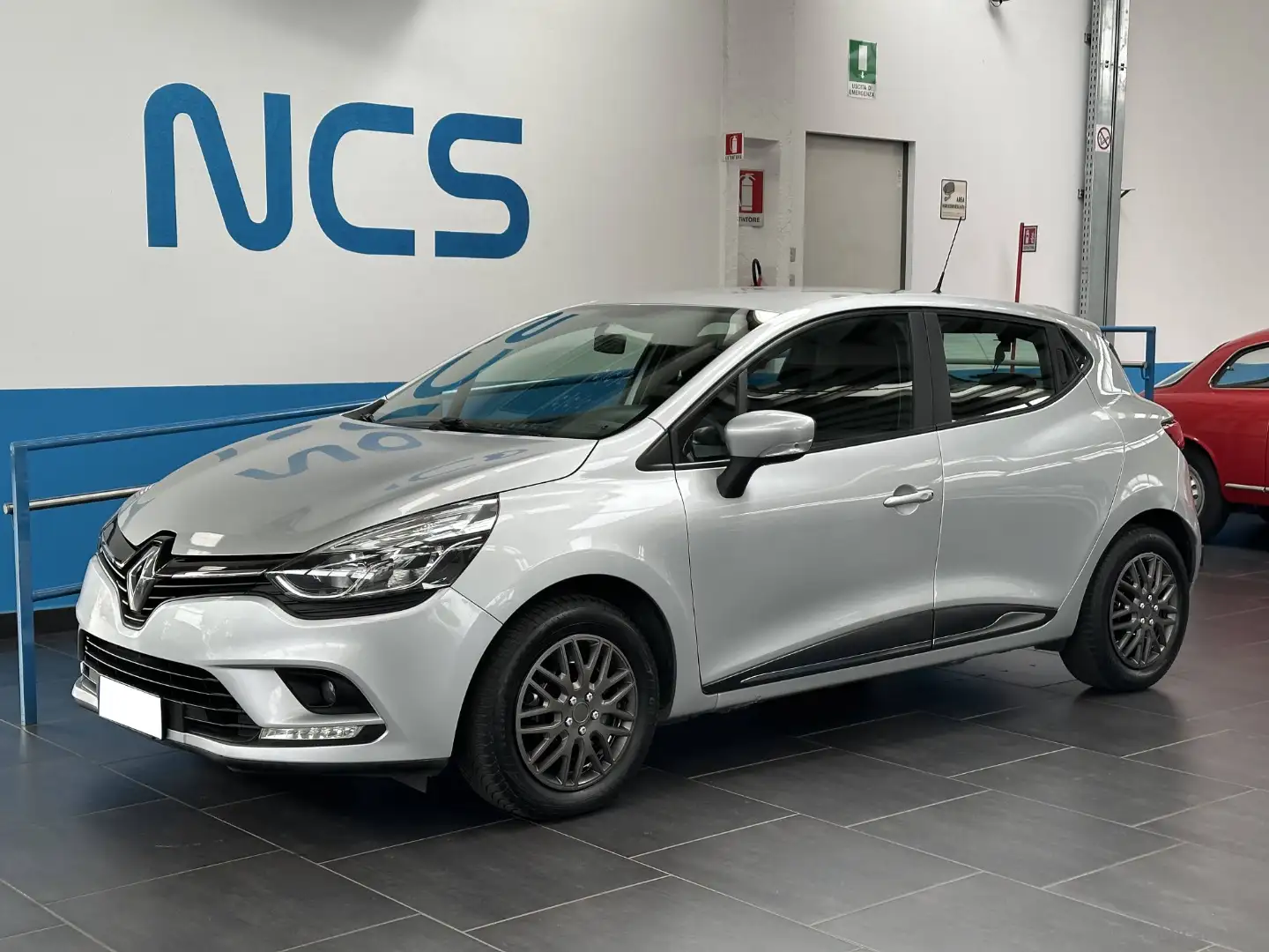Renault Clio TCe 12V 75 CV 5 porte Business NEOPATENTATI Argento - 1