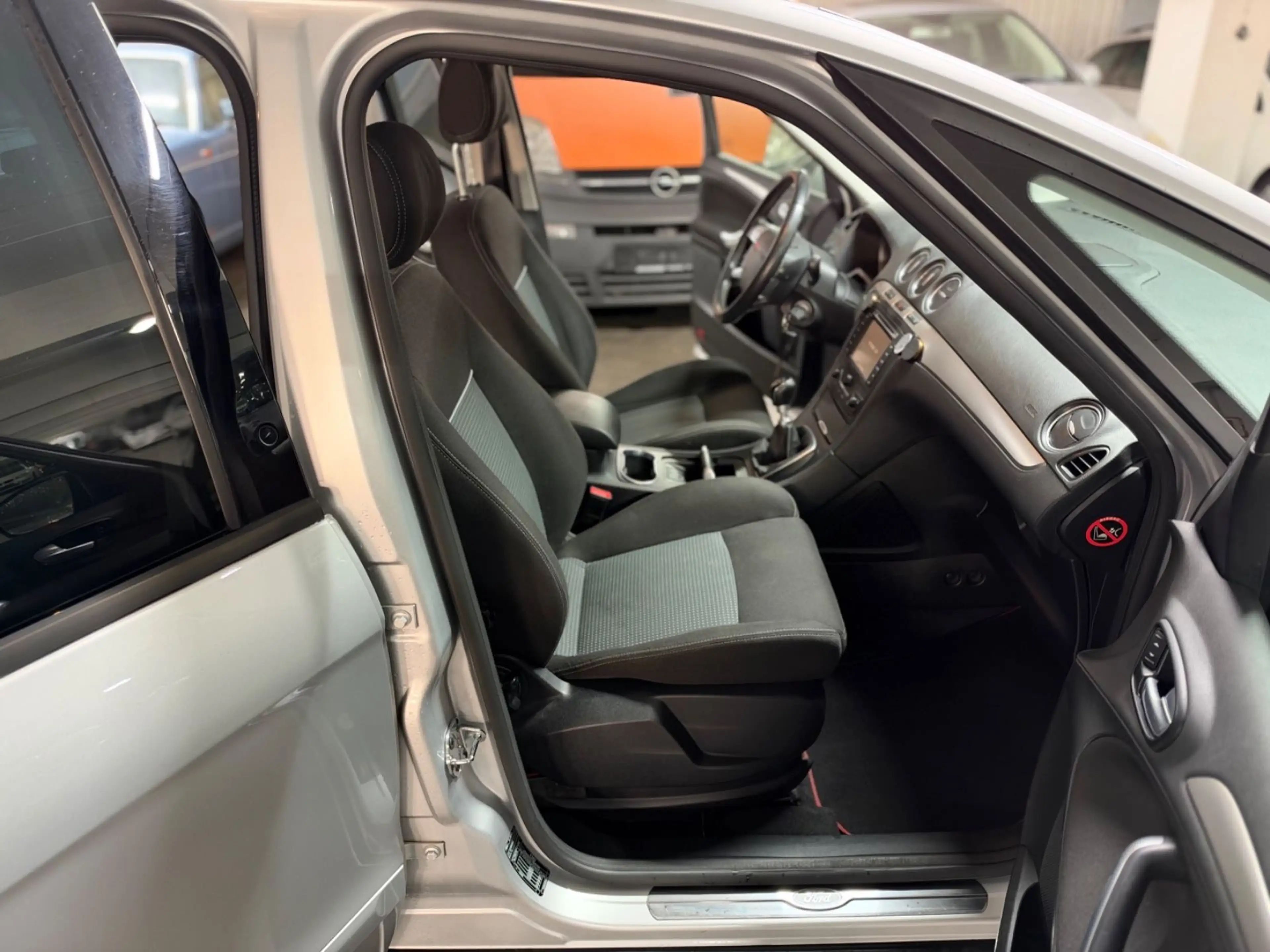 Ford S-Max S-MAX Business Edition KLIMA-EURO5-TÜV-NEU — photo 13