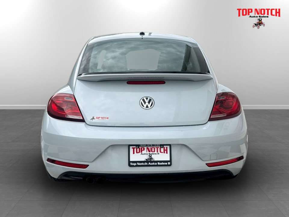 2017 Volkswagen Beetle TRENDLINE, Keyless entry, BT, Cruise control — снимка 1