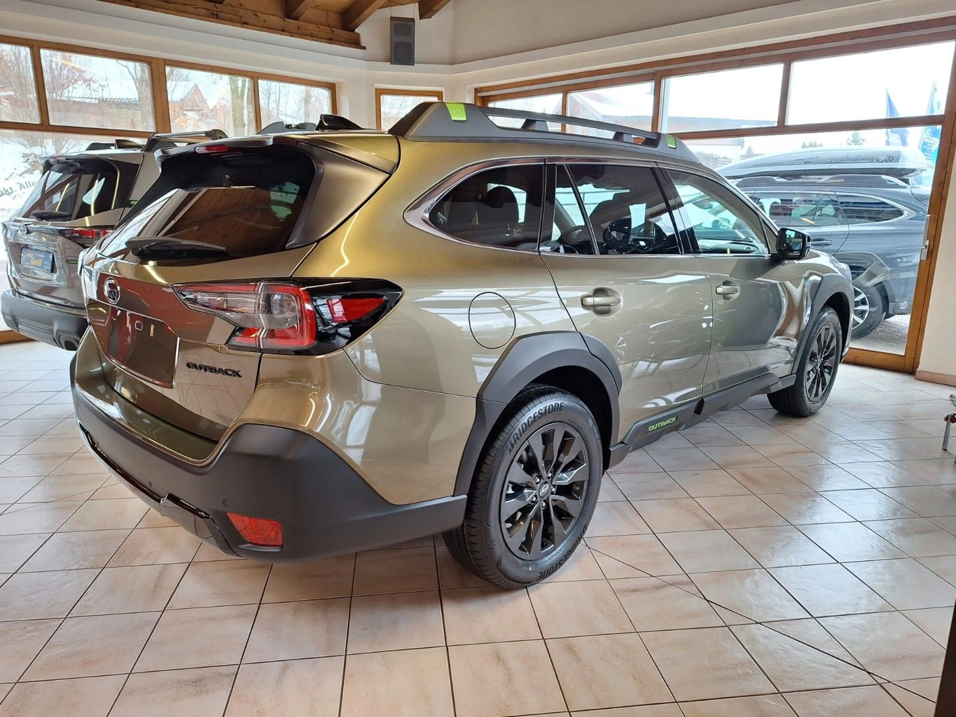 Subaru OUTBACK 2.5i Exclusive Cross Lineartronic — photo 3