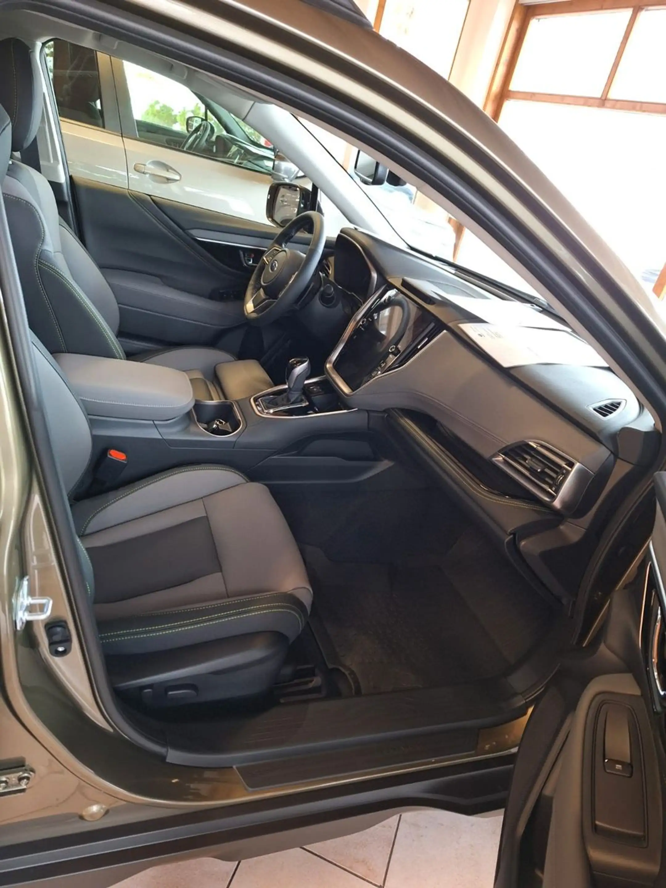 Subaru OUTBACK 2.5i Exclusive Cross Lineartronic — photo 10