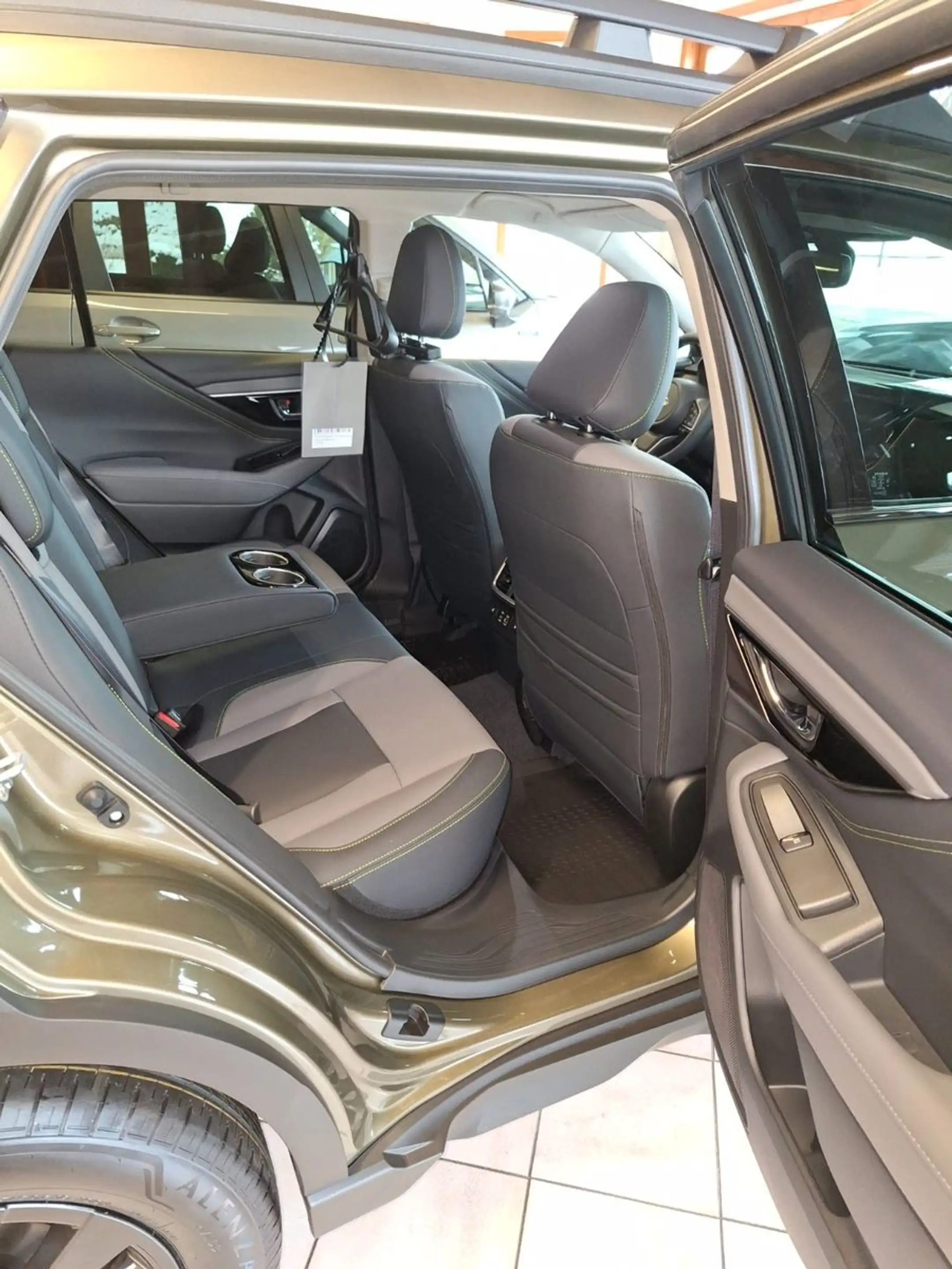 Subaru OUTBACK 2.5i Exclusive Cross Lineartronic — photo 12