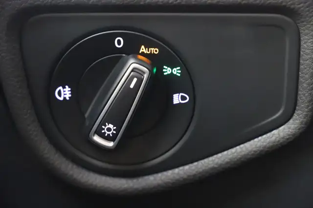 Volkswagen Touran view 22
