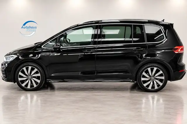 Volkswagen Touran view 4
