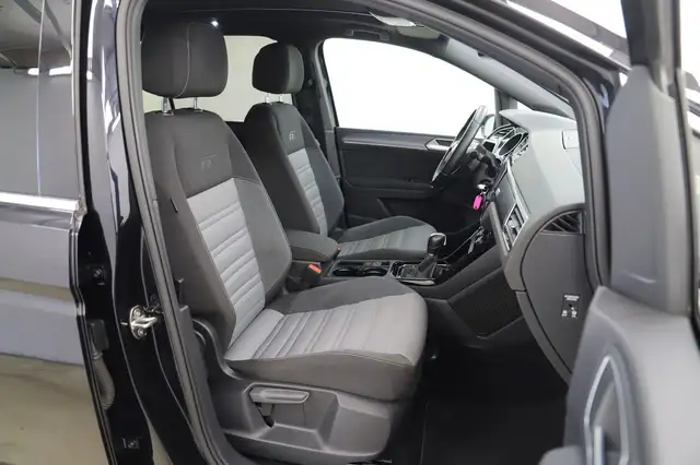 Volkswagen Touran view 11